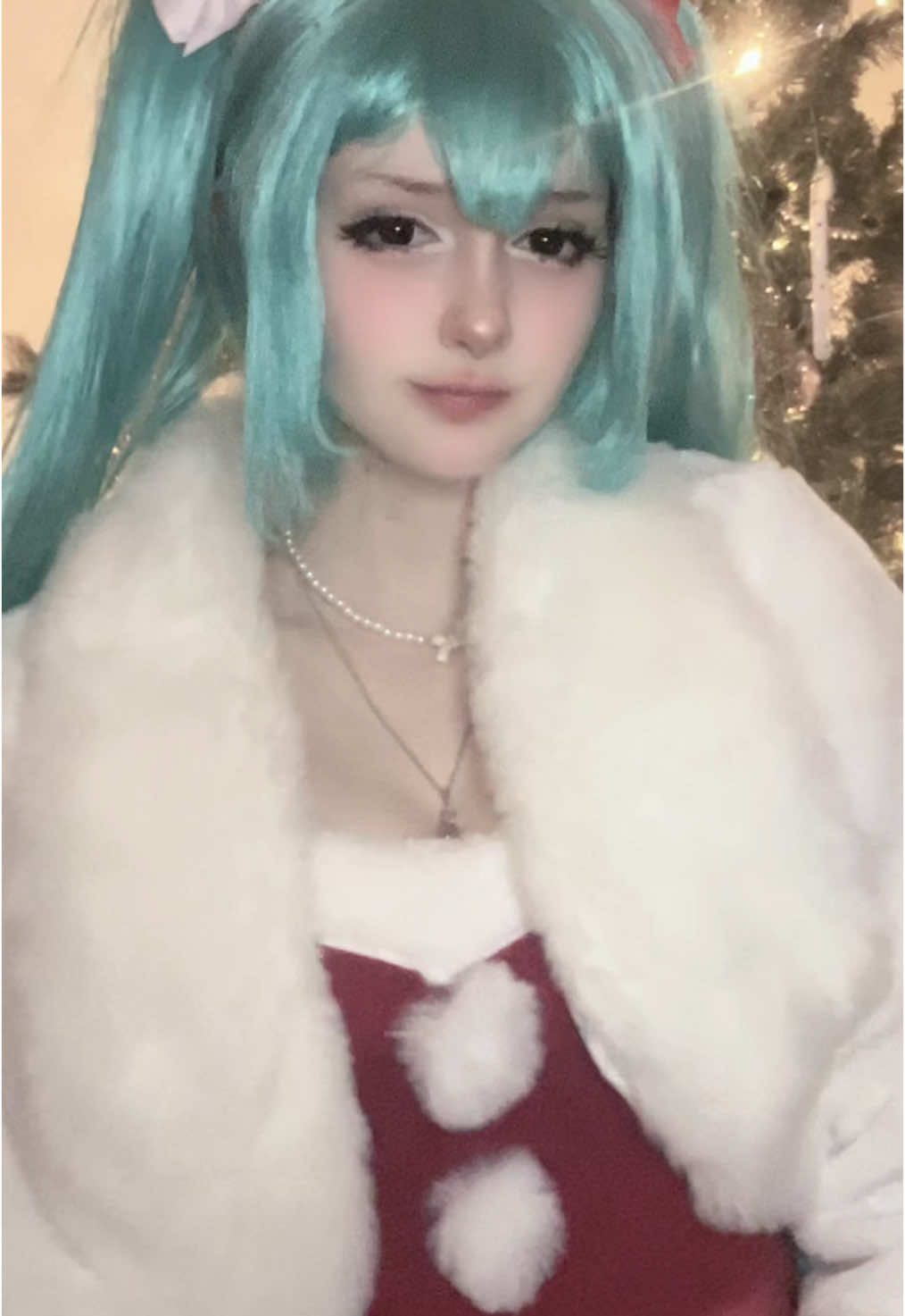 i’m starting to actually feel christmassy lowkey 🙂‍↕️ #mikuhatsune #miku #mikucosplay #vocaloid #vocaloidcosplay #hatsunemiku #hatsunemikucosplay #pjsk #pjskcosplay #christmas #christmascosplay #christmasmiku 