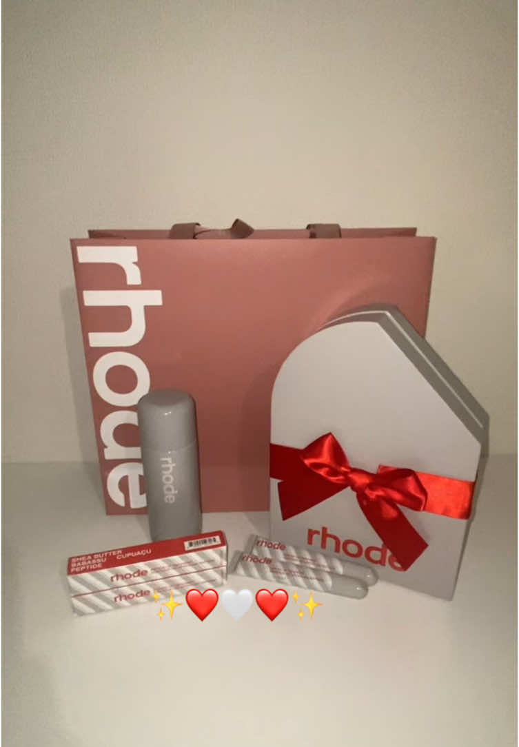 Unboxing the peppermint peptide lip treatment + the holiday duo + rhode toast wrap ✨🩷🤍✨@rhode skin @Hailey Bieber #haileybieber #rhodeskin #rhodebeauty #rhode #peptideliptreatment #skinbarrier ##christmas #shimmeryglaze 