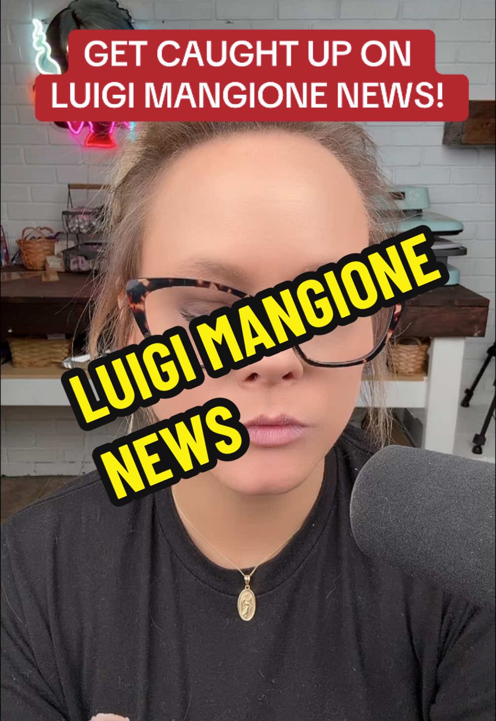 🚨 BREAKING NEWS: Luigi Mangione, accused of killing UnitedHealthcare CEO Brian Thompson, made his first federal court appearance. He faces 4 federal charges and new evidence reveals a notebook expressing hostility toward the health insurance industry. Will Luigi and Diddy cross paths in federal prison? Stay tuned! #BreakingNews #TrueCrime #LuigiMangione #UnitedHealthcare #FederalCourt #CEO #HealthInsurance #Diddy #StephsCaseFiles 