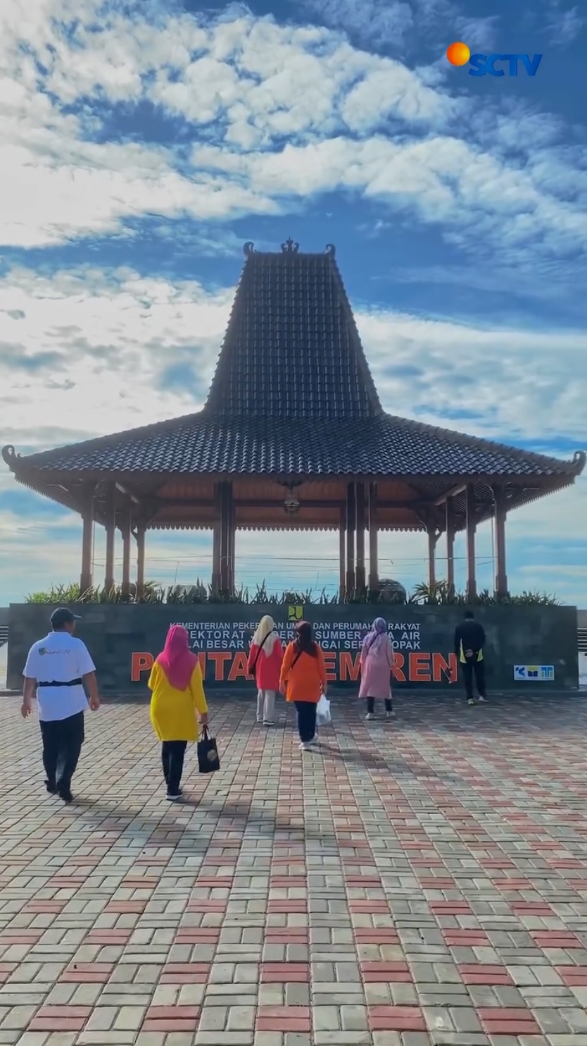 Pesona Pantai Kemiren Cilacap🩵Kapan Kamu kesini😊 🎥 cr/ig @cilacapvisit #pantaikemiren #kemiren #pesonacilacap #cilacap #pantaiviral 