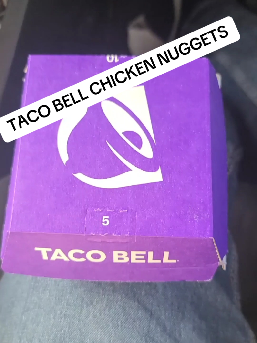 Taco bell has chicken nuggets now #tacobell #tacobellchicken #foodreviews 