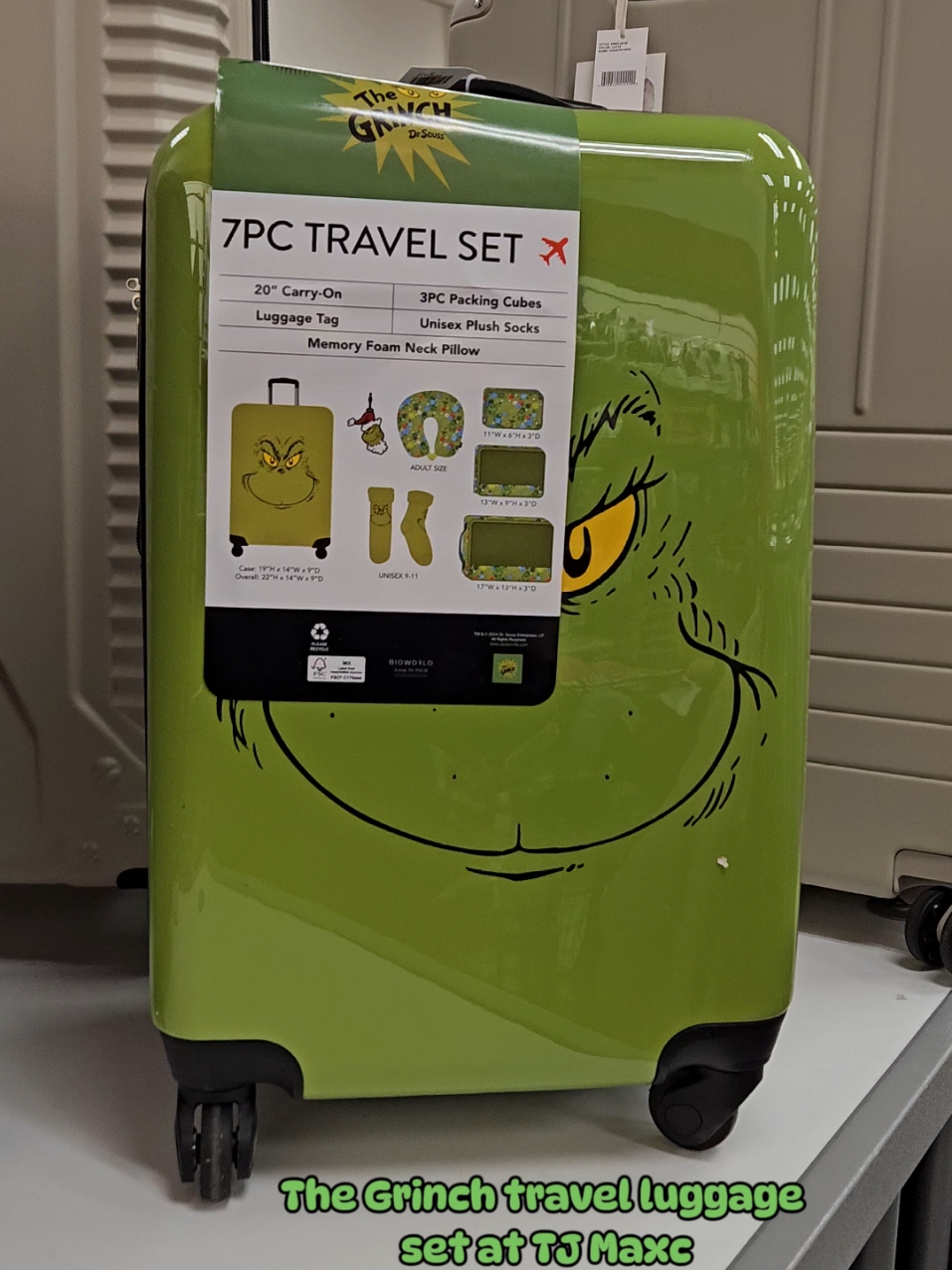 The Grinch travel luggage set @TJ Maxx #grinch #grinchtiktok #grinchmas #luggage 