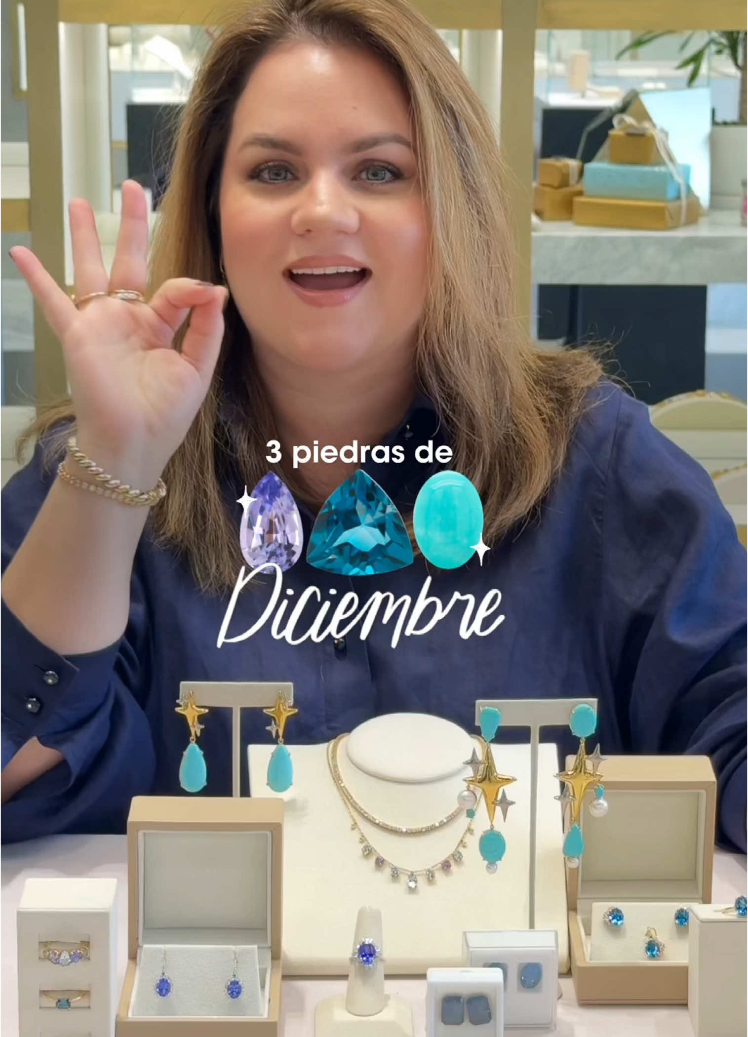 ¿Con cuál te quedas? 💎 ¿tanzanita, topacio o turquesa?  Pensando en las piedras de nacimiento, Diciembre es uno de los mejores meses para cumplir años, porque es tiene 3 piedras distintas para escoger 🤩 Las 3 tienen una tonalidad azul pero cada una es única, si ves este reel de principio a fin te darás cuenta de que aunque pueden ser similares, el brillo y color de cada una es súper diferente.  Etiqueta a alguien que cumpla años este mes para que descubra sus piedras 🙌🏻🎉 _____ #MariaSalinasMx #JoyeriaDeAutor #PiedraDeMes #Diciembre 