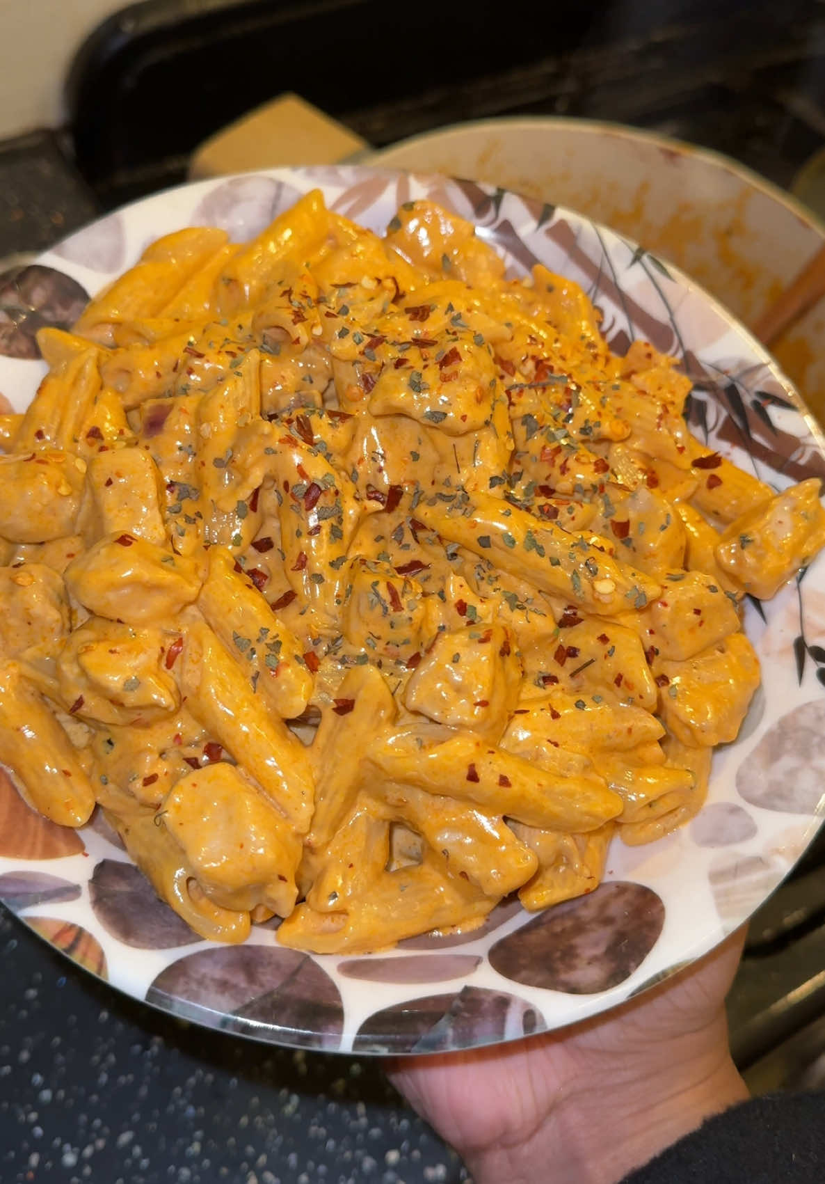 creamy chicken pasta and spicy cajun wings >> #foodbylaila #fyp 