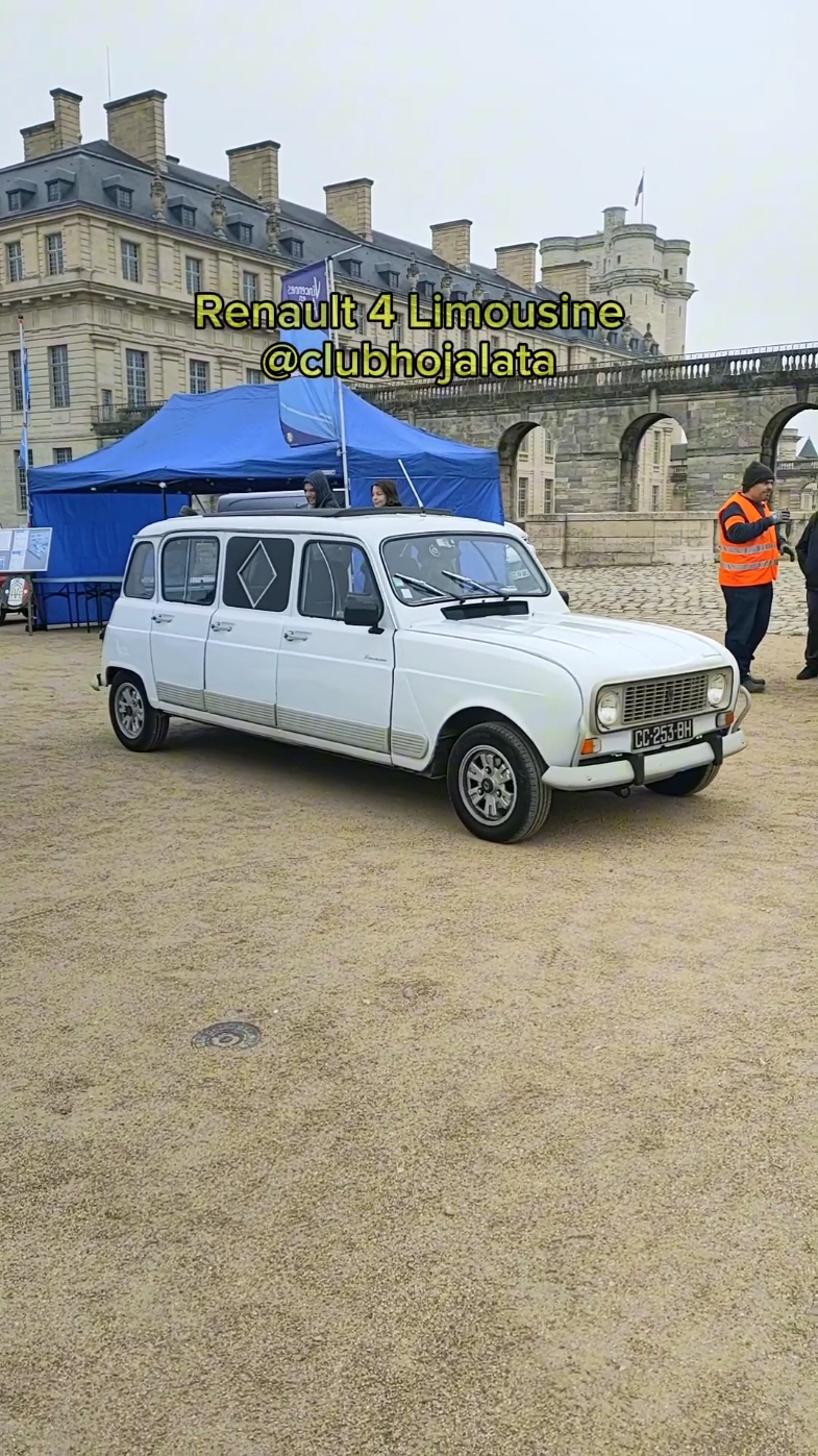 Renault 4 Limousine, una versión rara de ver, no hay muchas #renault #renault4 #renault4limousine #limusina #limousine #r4 #4latas #renault4latas #frenchcar #frenchcars #rarecar #rarecars #paris #vincennes #france  #instacars #instacar #classiccar #classiccars #clubhojalata #petrolhead #cargram #carsofinstagram #carstagram #carphotography #carlovers #coches #cars