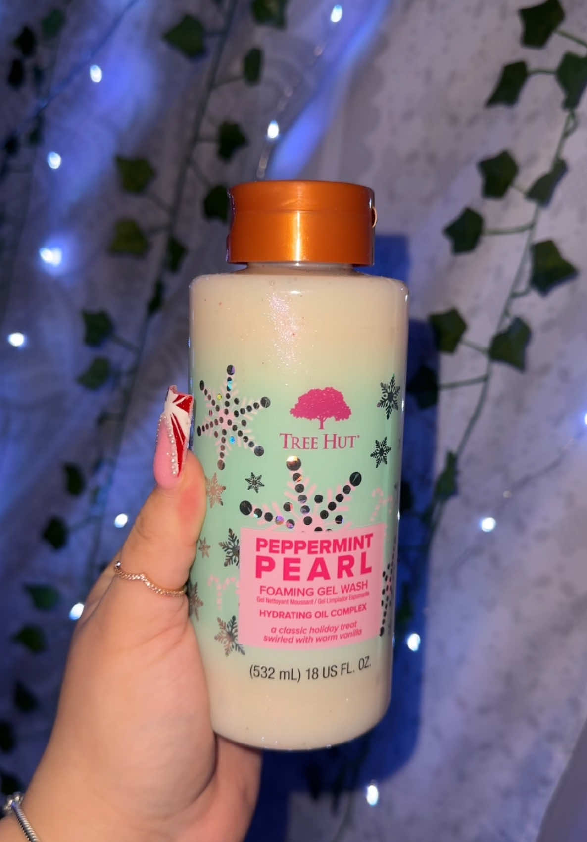 lets pick out a candy cane scented shower routine❤️🤍☃️ @Dove Beauty & Personal Care @Tree Hut @Bath & Body Works @SoothingHouse @COCO AND ROSE  #snowday #christmas #shower #routine #showerroutine #showertok #showerthoughts #SelfCare #selfcareroutine #bathandbodyworks #treehut #perfume #perfumetok #girly #girlytok #girlythings #girlytips #gyp 