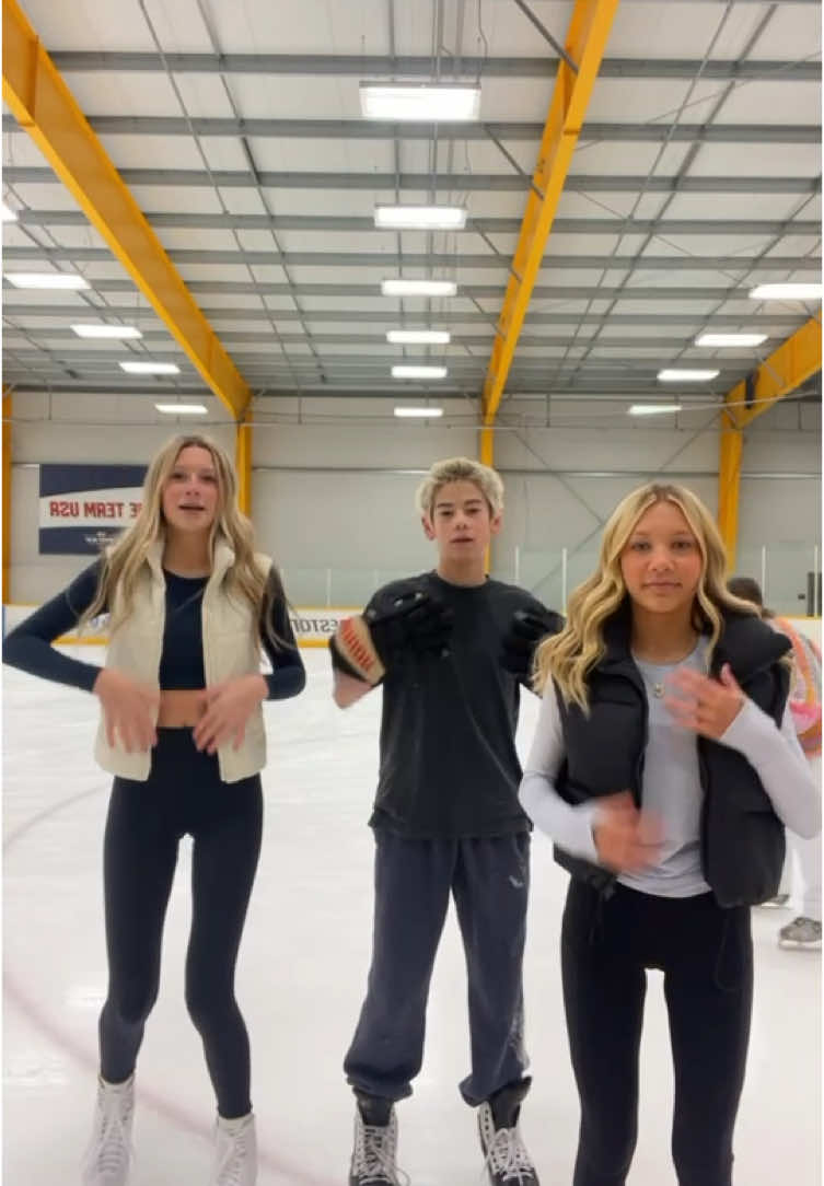 Ice skating ⛸️@annslee_14  @31™️  