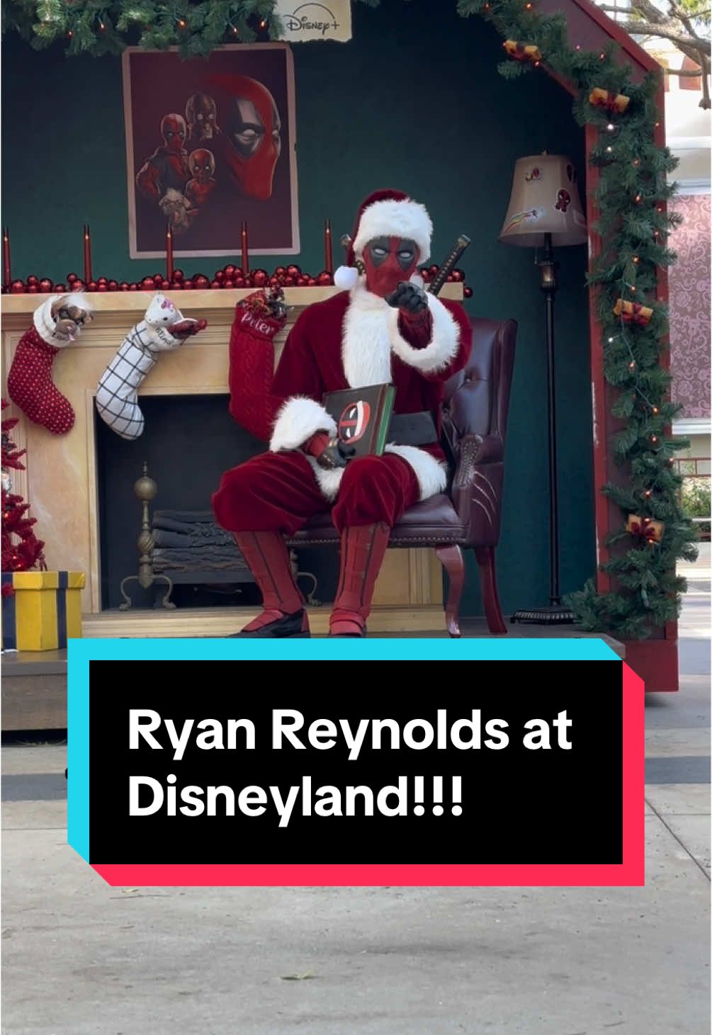 #deadpool #storytime #christmas #holiday #disneyland #marvel #mcu #ryanreynolds 