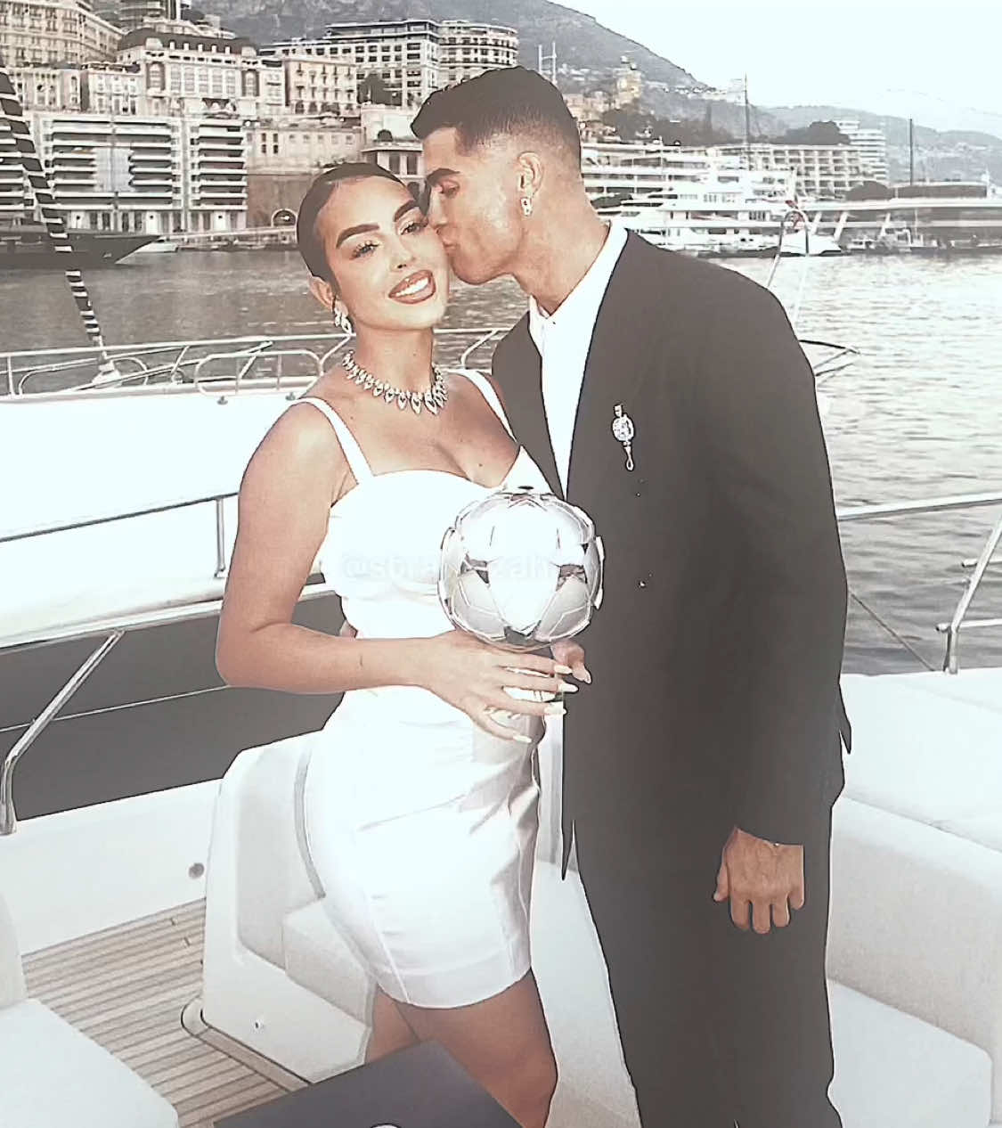 They are made for each other,damn…🫠 #ronaldo #cr7 #georgina #editsviral #tik_tok #tiktokedit #georginarodriguez #couple #fyp #viral_video #fürdich #edit #forupage #christmas #furdich #cristianoronaldo #cris #videostarpro #vsp #geo #Love @Georgina Rodríguez 