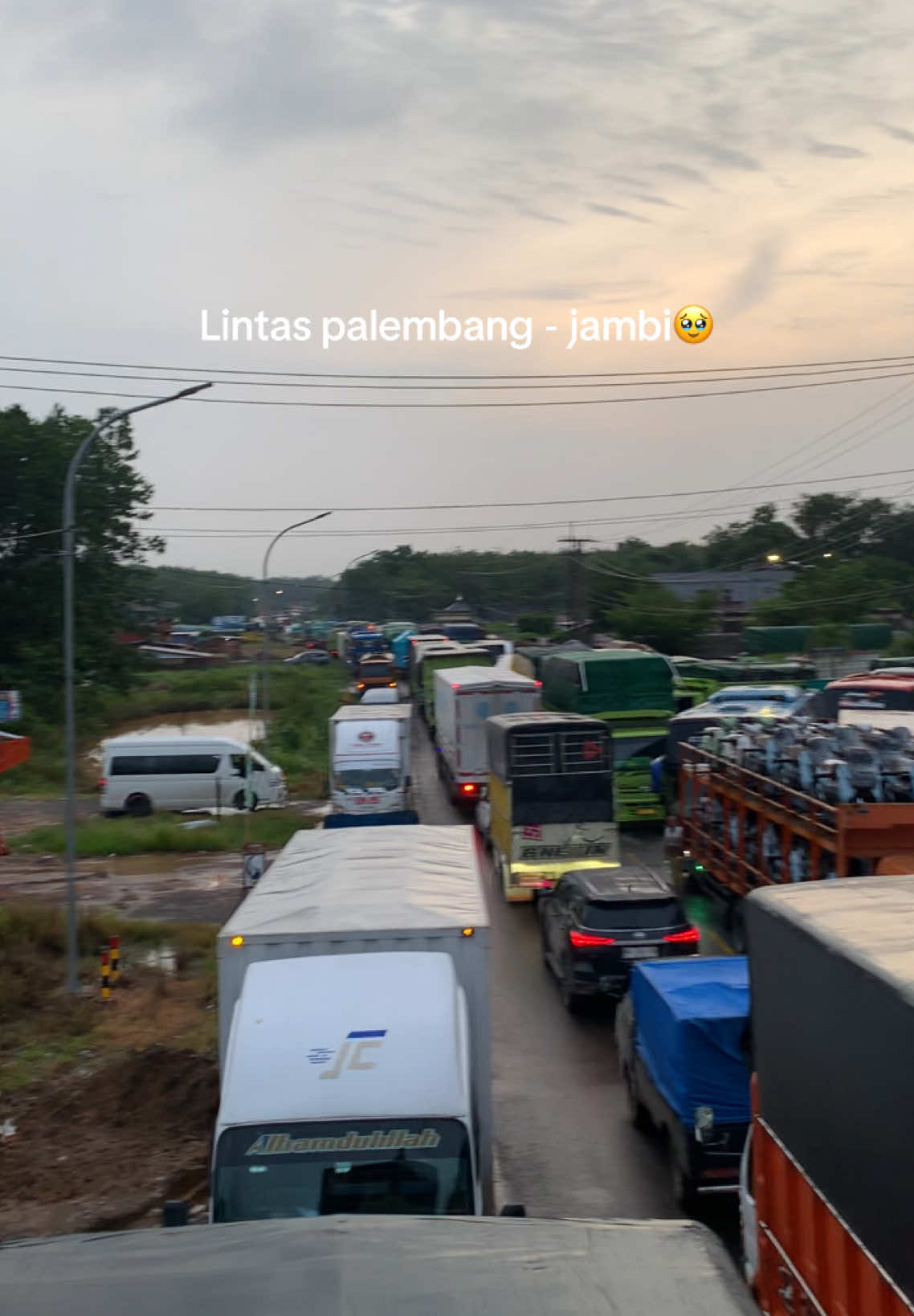 Ada apa dengan akir tahun ini🥹 #driverfypシ #storydriver #macetmerlung #jambi #palembang #maskenyun #krodongmania #laguminang #cabesumatra #drivermuda #driver #sopirboyy 