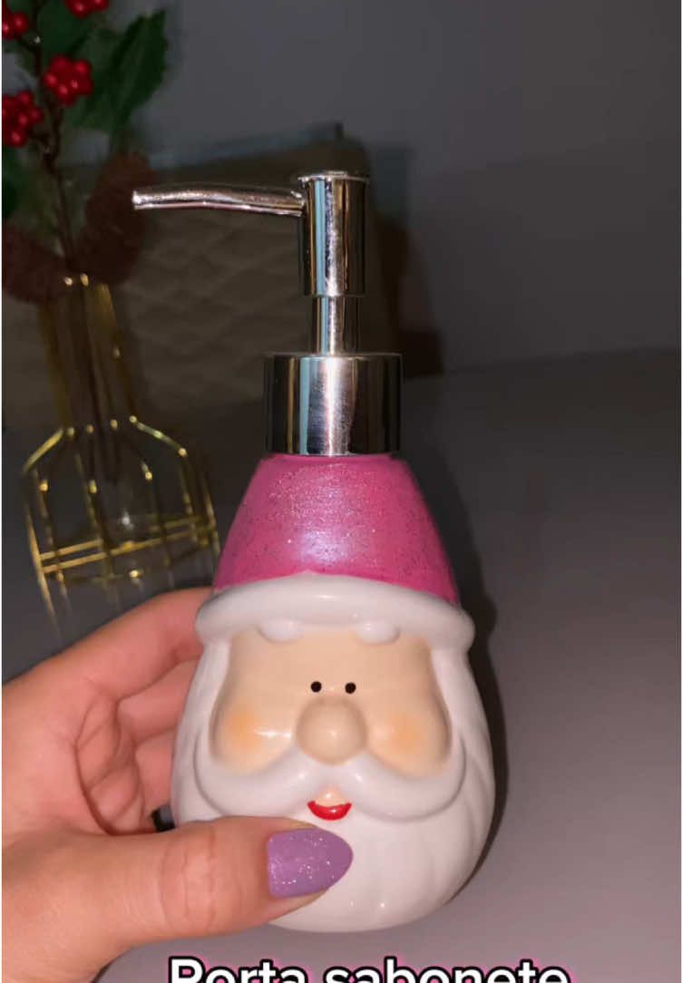 O porta sabonete de natal esse tive que pintar de rosa 💖🎀🎄