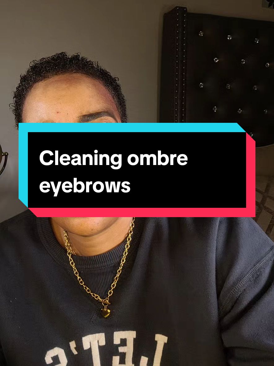 Eyebrow cleaning using clean conceler #maturewomen  #makeuptutorial #mommakeup 