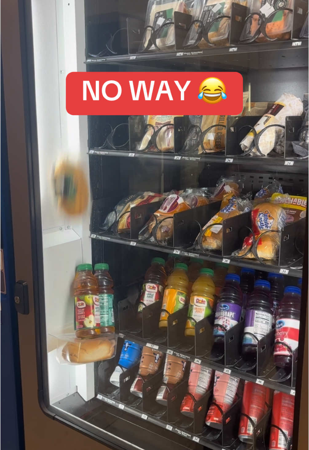 Entire lunch stuck behind the glass 😂 (@Moly) #fail #vendingmachine #badluck #crazy #what #funny #lol #omg 