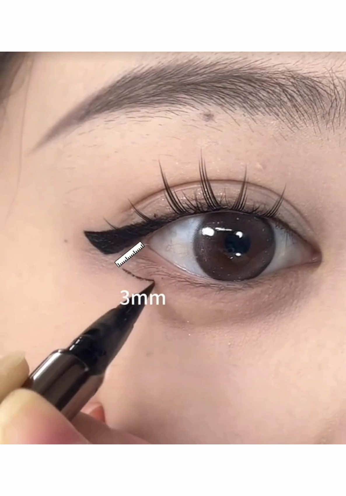 #makeup #makeuptutorial #makeuphacks #xuhuong #fyp #tips #holiday #Eyeliner #lip #eyelashes #douyin