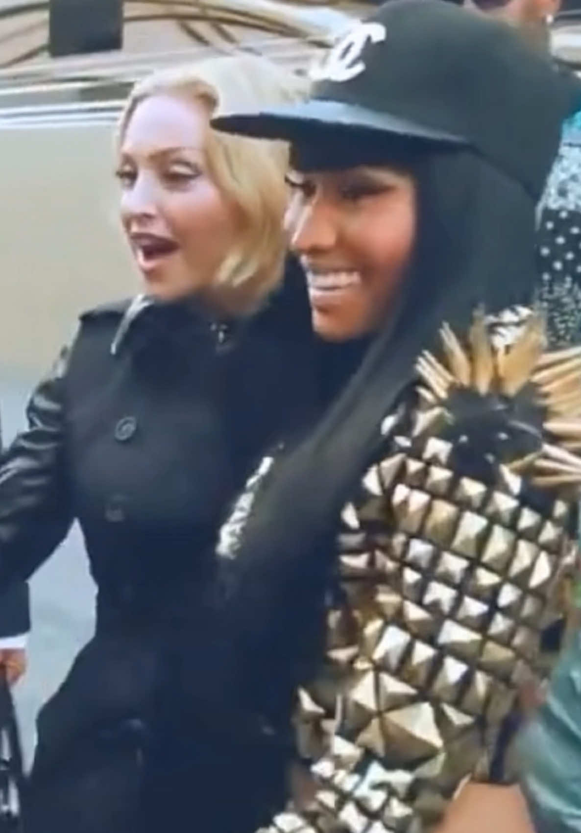 MADONNA Meeting Nicki Minaj & Lil Wayne @ Billboard Awards 2013  #madonna #nickiminaj #madonnafun #madonnaontiktok #madonnafans #madonnaqueenofpop #madonnaforever #madonnamovement #madonnaqueenoftheuniverse #madonnaicon #madonnacollection #madonnamemorabilia 