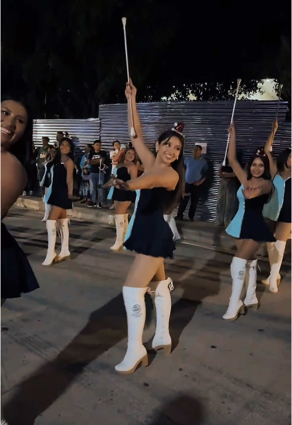 #LIVEhighlights #TikTokLIVE #LIVE Cachiporristas de la banda del Bicentenario 🇸🇻🥰💃💃💃💃