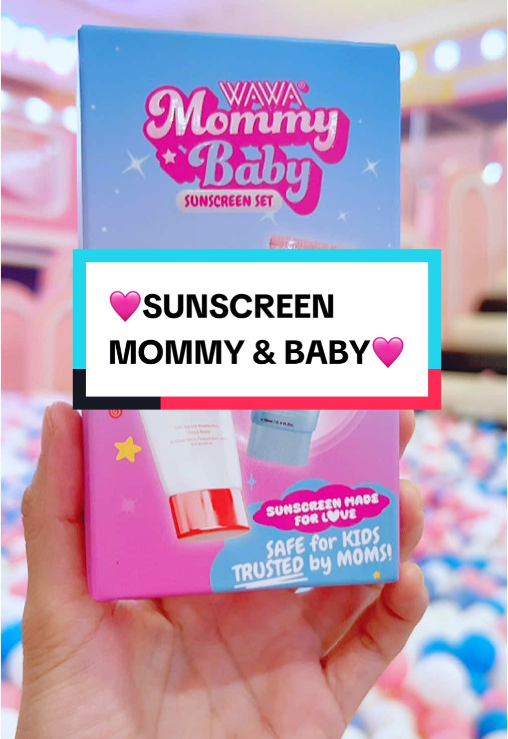 Baby pon dah kena pakai sunscreen?? Ye.. baby seawal usia 6bln ke atas dah kena pakai sunscreen especially for kids yg ada kulit lagi nipis dari kita yg dewasa ni. WAWA Sunkids ni best..semua dh lengkao..Ada UVA/UVB,mineral based,takde white cast,tak sticky,bau pon sedap,size pon compact..ada shea butter,aloe vera..ehh senang la kata..semua ada..best giler #sunscreen #sunkids #wawazainal #produkwawa @WAWA Official HQ sunscreen @WAWA ZAINAL