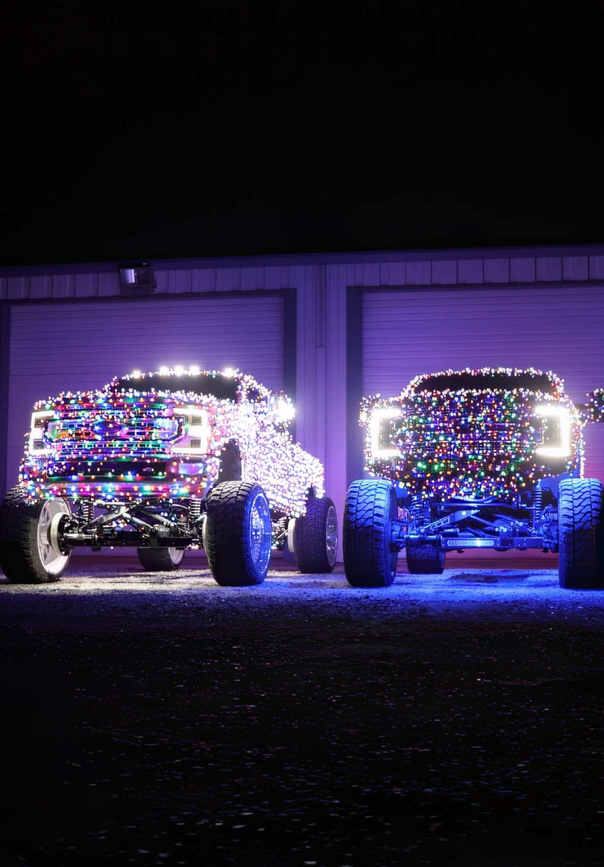 Double the holiday cheer #fyp #rickyandtheboss #anylevellift #jtxforged @ANY LEVEL LIFT @JTX Forged @Kolton Humerick @Low Fro Photography 