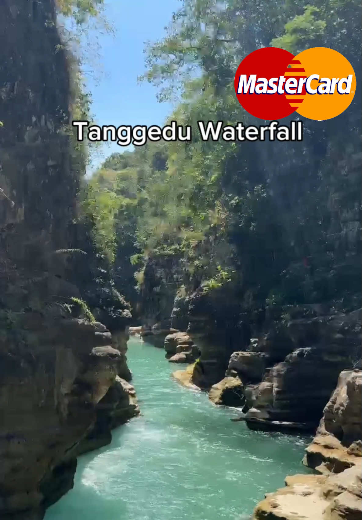 #PricelessExperiences Ini petualanganku  ke NTT, oh ya sekarang udah banyak  merchant yang udah bisa cashless loh, jadi ga perlu risau kita bisa pakai kartu debit/kredit Mastercard!  #StarSomethingPriceless #PromoLiburanMastercard #Mastercard 
