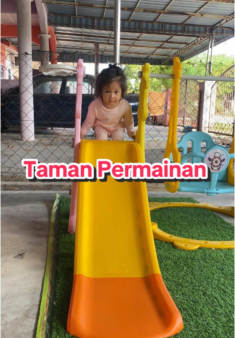 Bangun tidur terus ajak main taman dekat luar rumah 🤭 #fyp #fypage #fypシ゚ #tiktokracun #kakiracun #tiktokmalaysia #taman #playground #kidsplayground #tamanpermainan #baby #babytoys