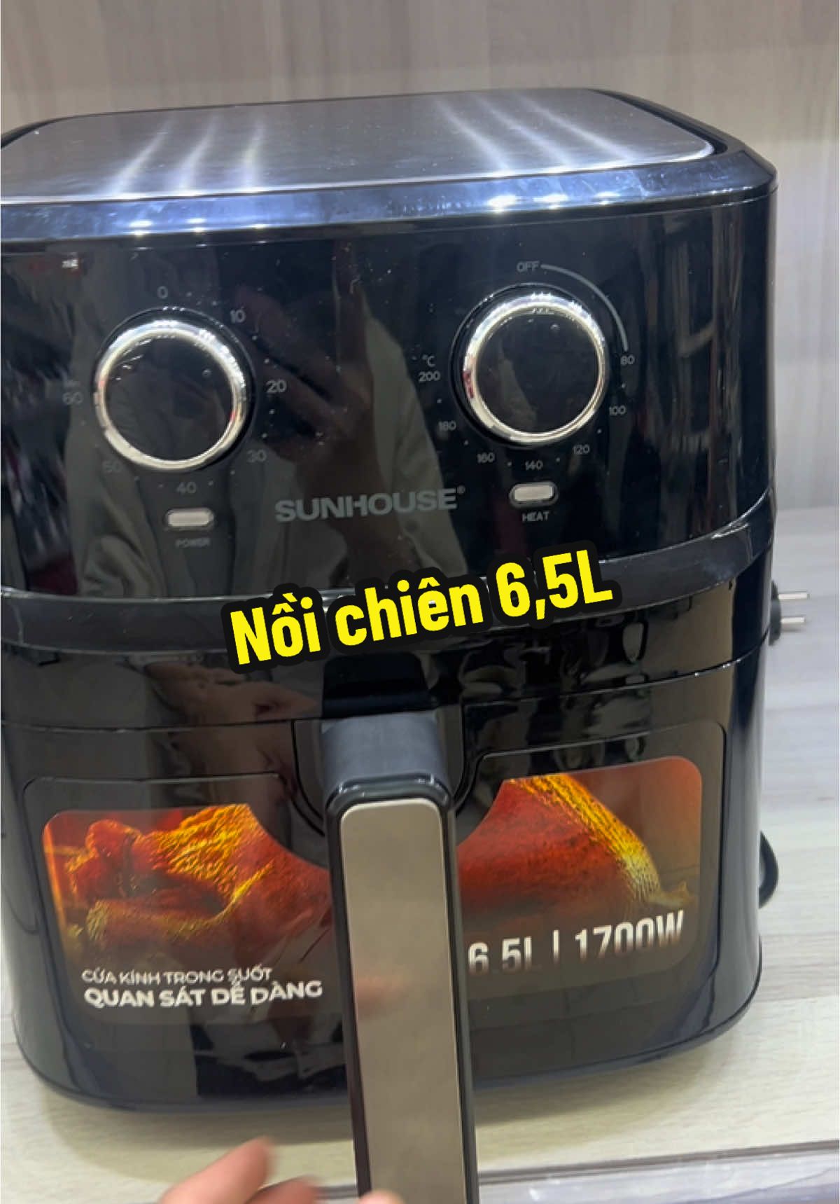 Nồi chiên không dầu sunhouse 4030 dung tích 6,5L Hàng chính hãng bảo hành 12 tháng  Dung tích lớn 6.5L, nướng gà nguyên con, không cần đảo, lật. Công nghệ Rapid Air - Giảm dầu mỡ, tốt cho sức khỏe. Đa dạng 10 chức năng nấu trong một sản phẩm. Cửa sổ khoang chiên trong suốt, dễ dàng theo dõi thực phẩm và kiểm soát nhiệt độ #noichien #noichienkhongdau #noichienkodau #noichienkhongdausunhouse 