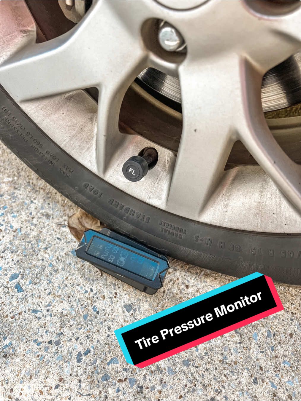 If your car doesn’t display PSI in your tires then you need to check this thing out on the tiktok shop #tire #tirepressure #tools #giftidea #spotlightfinds #giftideas #gift #fallfinds #christmas #christmasgift #holidays #stocking #stockingstuffer 