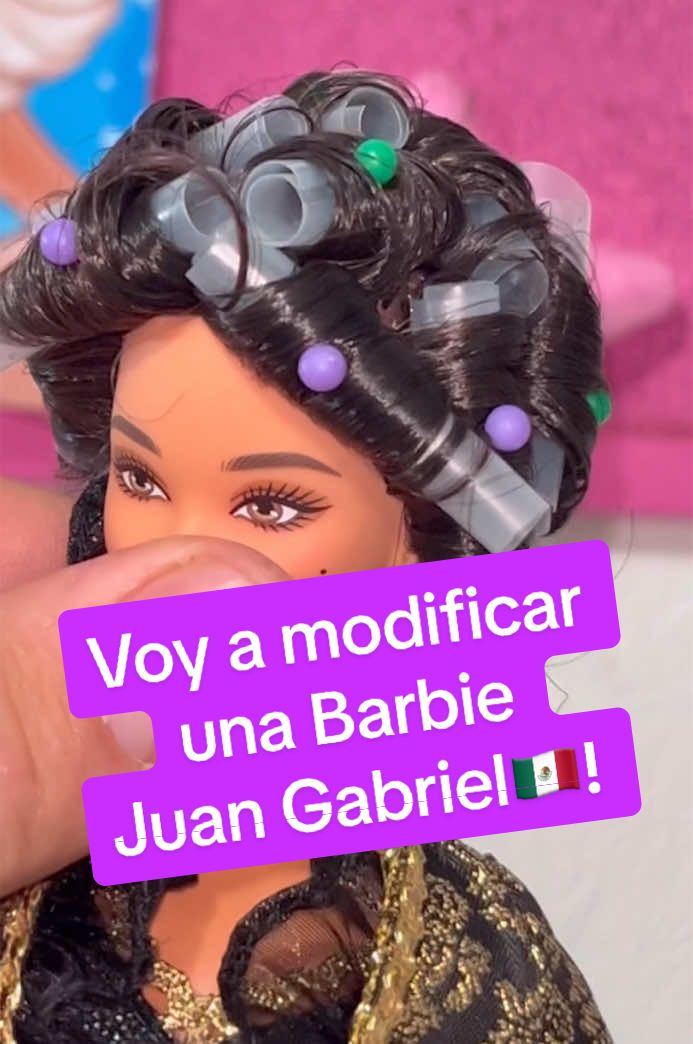 💖Voy a modificar mi @barbie Juan Gabriel! Para volverla una diva Mexicana!🇲🇽la verdad me encantó el resultado⭐️ #livinplastic #barbie #barbiecollector #coleccionistademuñecas #ooakdoll #muñecas #dolls #customdoll #tutorial #costurar #repaint #ooak 