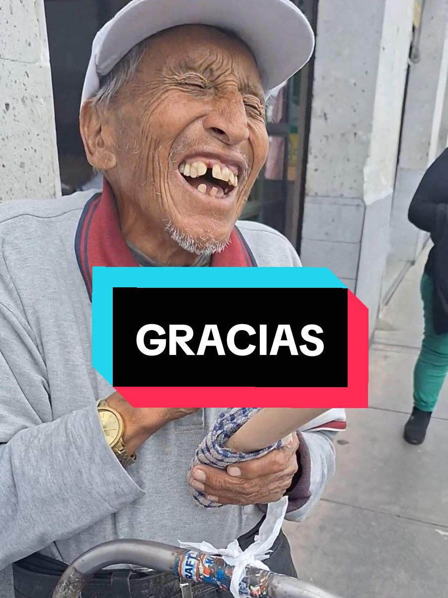 David Agradecido. #abuelito #ambulante #ayuda #arequipa 