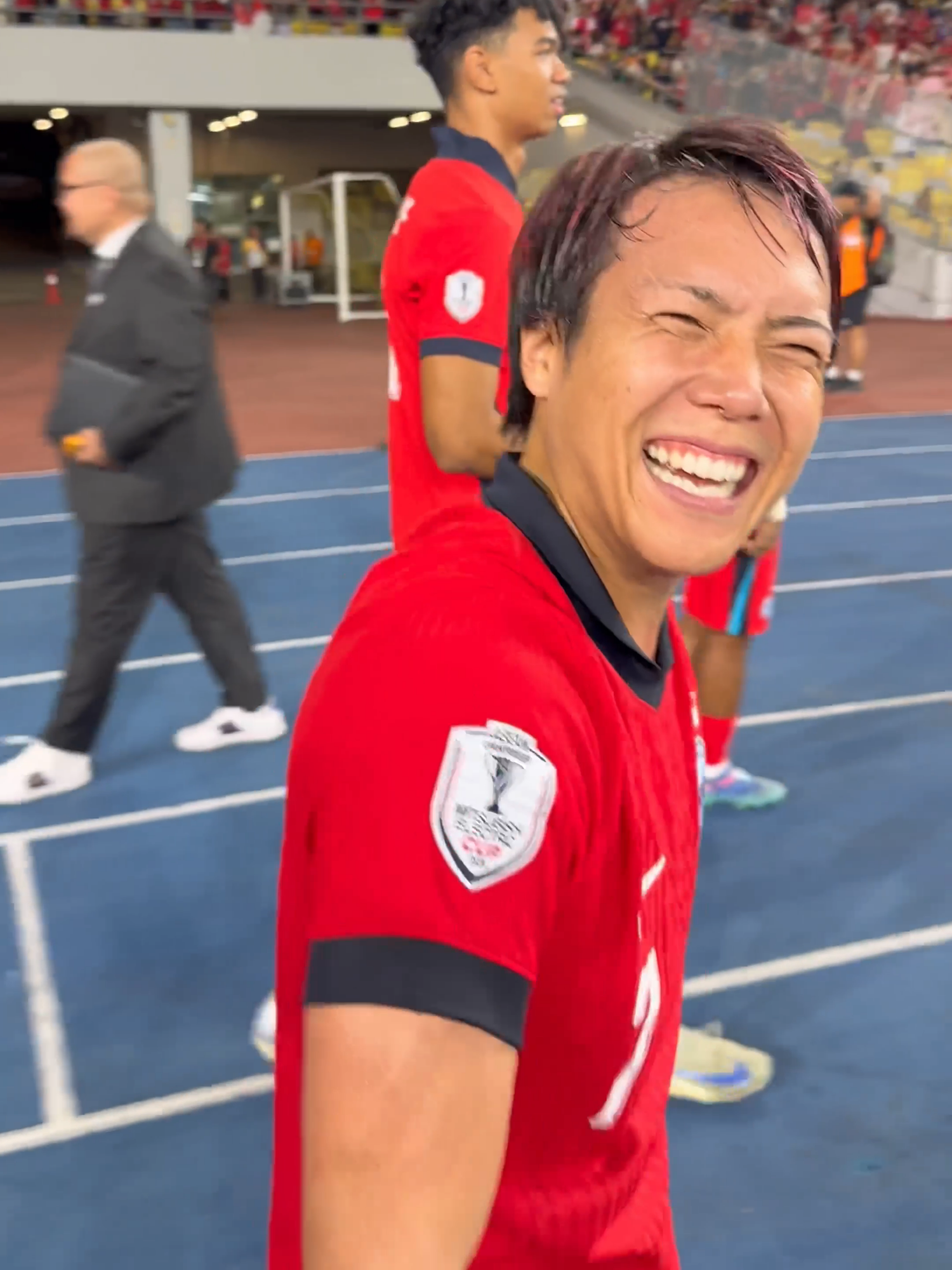 A smile that screams “job done!” 😎 Kyoga Nakamura’s straight-off-the-pitch vibes #MitsubishiElectricCup #ASEANUtdFC