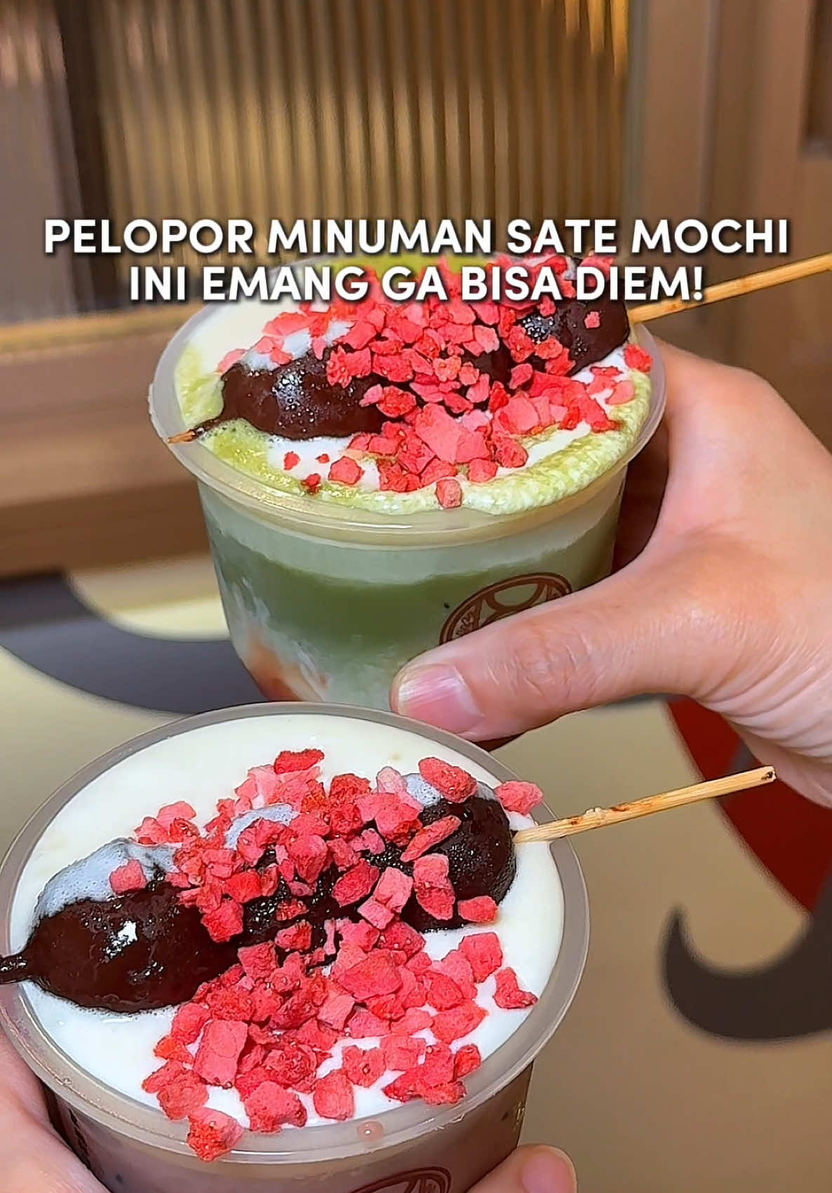 PELOPOR MINUMAN SATE MOCHI INI EMANG GA BISA DIEM‼️ @domodomo.id  📍Cabang DOMODOMO Terdekat #domodomo #mochidrink #mochidrinks #mochiviral #viralmochidrink #mochi #homemademochi #domodomojapan #japanesedrink #gadingserpongkuliner #kulinergadingserpong 