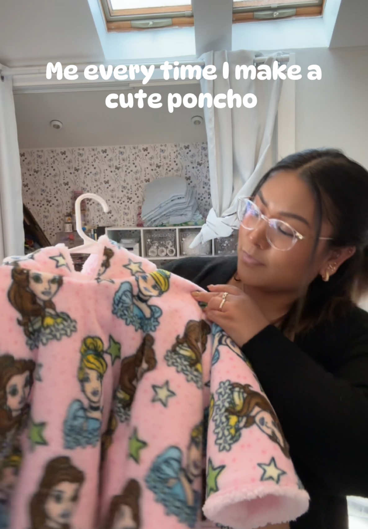 What can i say.. i have the cutest ponchos 😅💕 If you’re interested in one, etsy shop is in bio 🛒💕 #ponchos #carseatponchos #gabanes #latinaownedbusiness #etsyseller #SmallBusiness #sewing #grandmahobbies #mom 