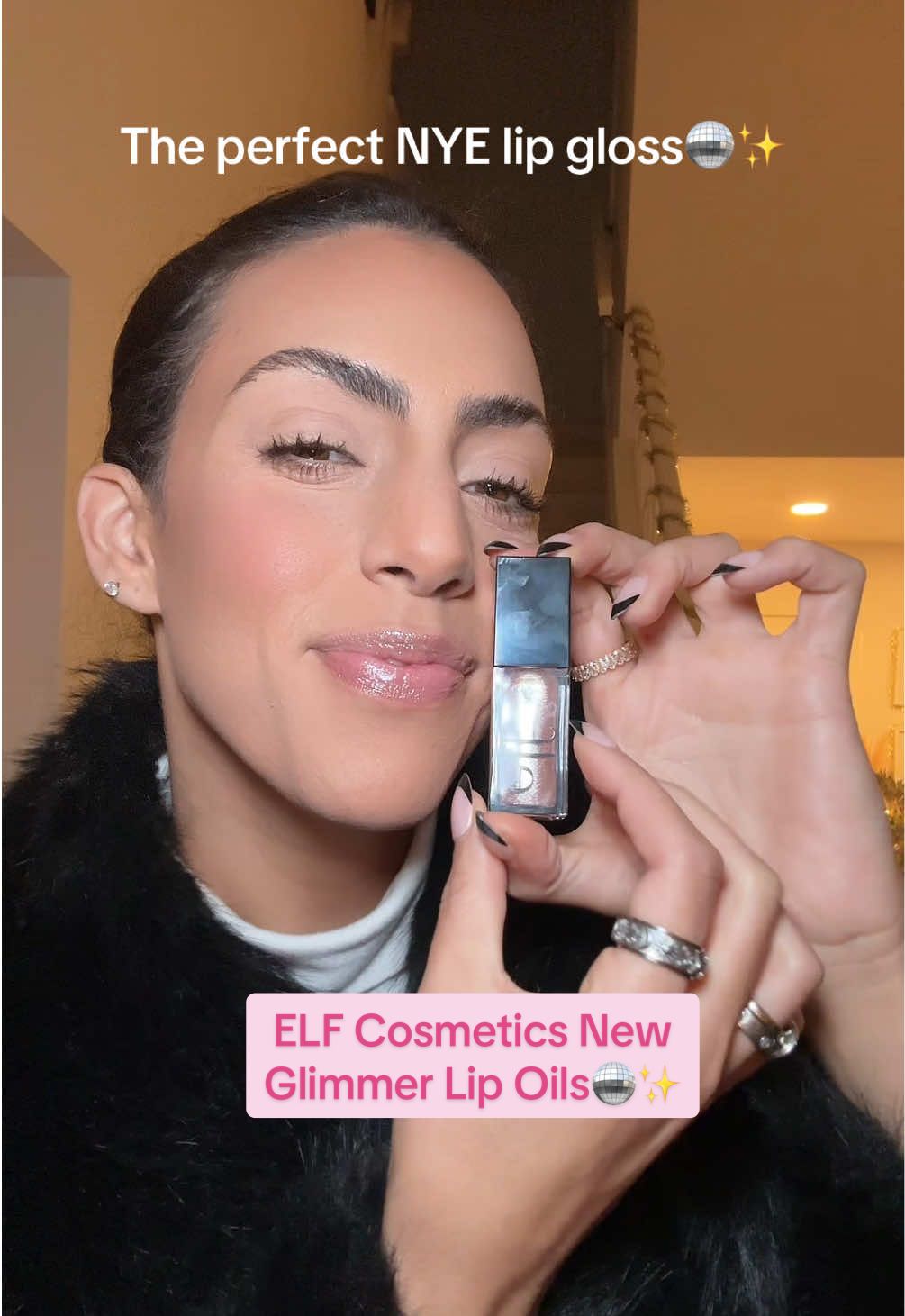 Did someone say disco lips?! @elfcosmetics making their GLIMMER line for their glow reviver lip oil was one of the best things to happen in 2024! #elfcosmetics #elfglowreviverlipoil #elflipoil #elfcosmeticsreview #lipoil #glittergloss #lipoils #lips #makeupmusthaves #affordablemakeup #tiktokshopholidayhaul #tiktokshopcreatorpicks 