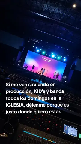 Aclaró que estoy atento a recibir la palabra de DIOS pero cuando llegue estaba tan roto que le prometí al Señor ser una herramienta para que otros sintieran la cálida bienvenida que yo experimente la primera vez que entré a la IGLESIA.