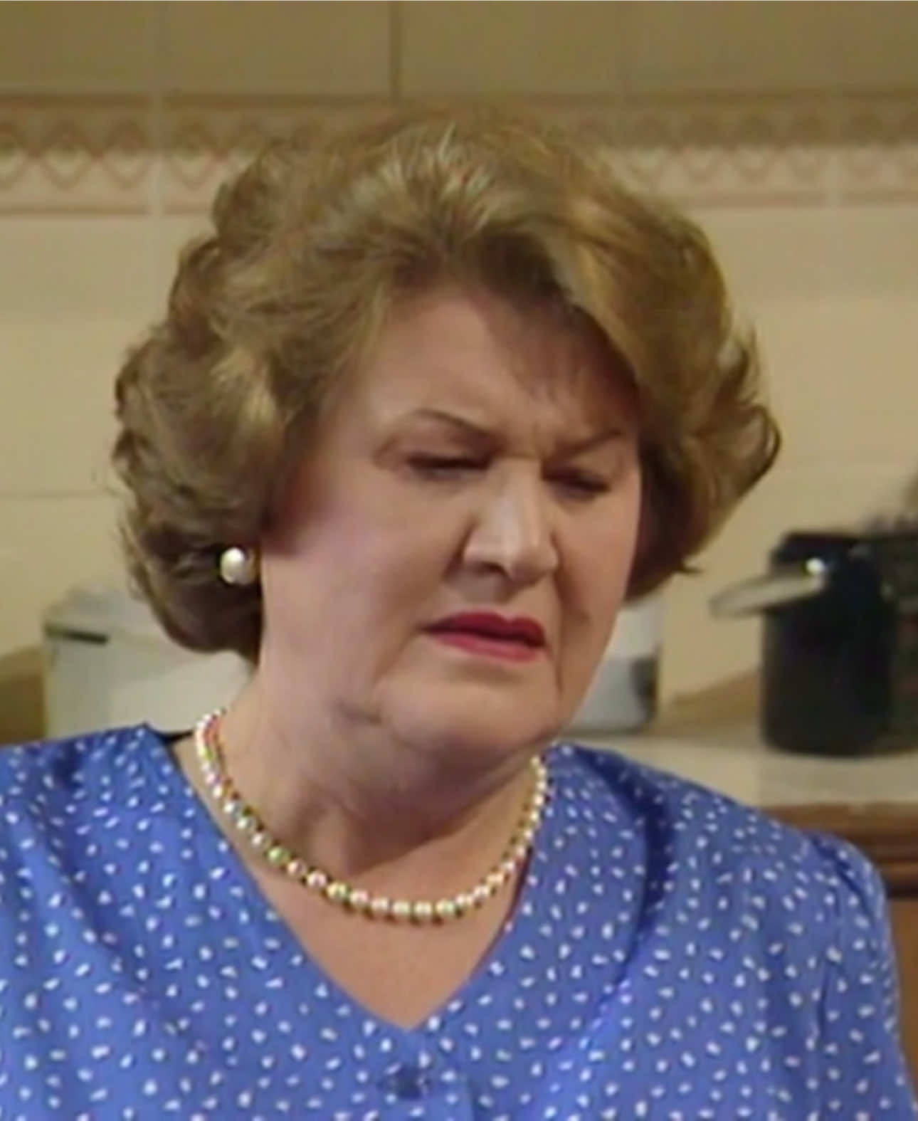 #KeepingUpAppearances #90s  #hyacinthbucket #patriciaroutledge #Cliveswift #england #richardbucket #onslow #daisy #elizabeth #comedy  #thebucketwoman #britcom #violet #rose #emmet #sitcom #britishsitcom #hyacinthbouquet #itsbouquet #comedysitcom #hyacinthandrichard #elizabethandemmet #britishcomedy  #sitcom #bbc #bbcsitcom #itvsitcom #uk #england #1990s #television #tv #funny #english #bouquet #coffee @britboxtv @bbc @itvxofficial @itv @itvstudiosamerica 