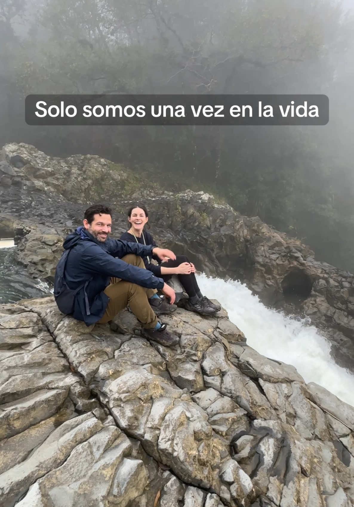 Vida solo una, asi que tenemos que disfrutarla. Contáctanos para  vivir estas experiencias #aventuraysenderismojv #ruta #guia #rutasguiadas #hechoenhuauchi #viviendolasierra #viajar #conectar #senderismo #naturaleza #pazmental #cuidar #bosques #reconexion #salirdelarutina #sierranortedepuebla #pueblomagico #turismo #momentos  #dopamina #cascada  #experience #lugares #con #magia #aventura #calma #pazmental #paz