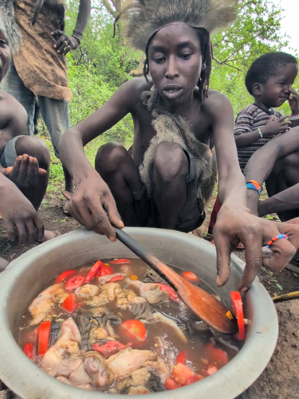 Ohh,,,😋 it's great day, Cookies Meals, So delicious 😋 Family hadza enjoy food#culture #wildlife 