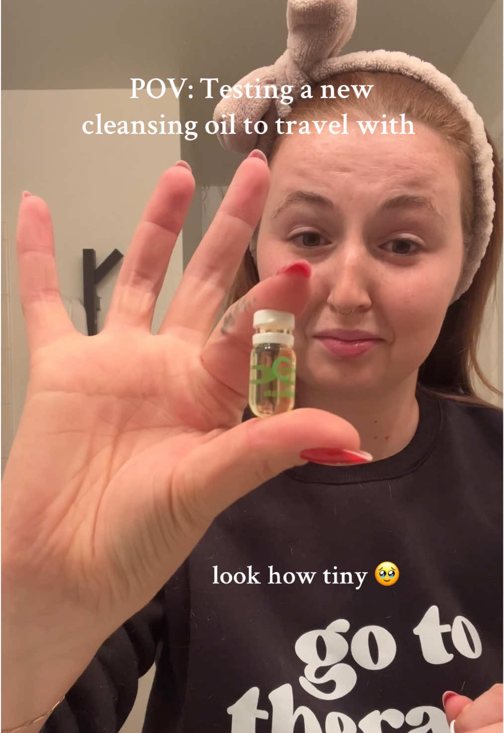 ITS SO TINY 🥹🥹🥹 #cistto #cisttoskincare #cleansingoil #makeupremover #acneproneskin #sensitiveskin #travelsized #travelsizeskincare #skinhealth 