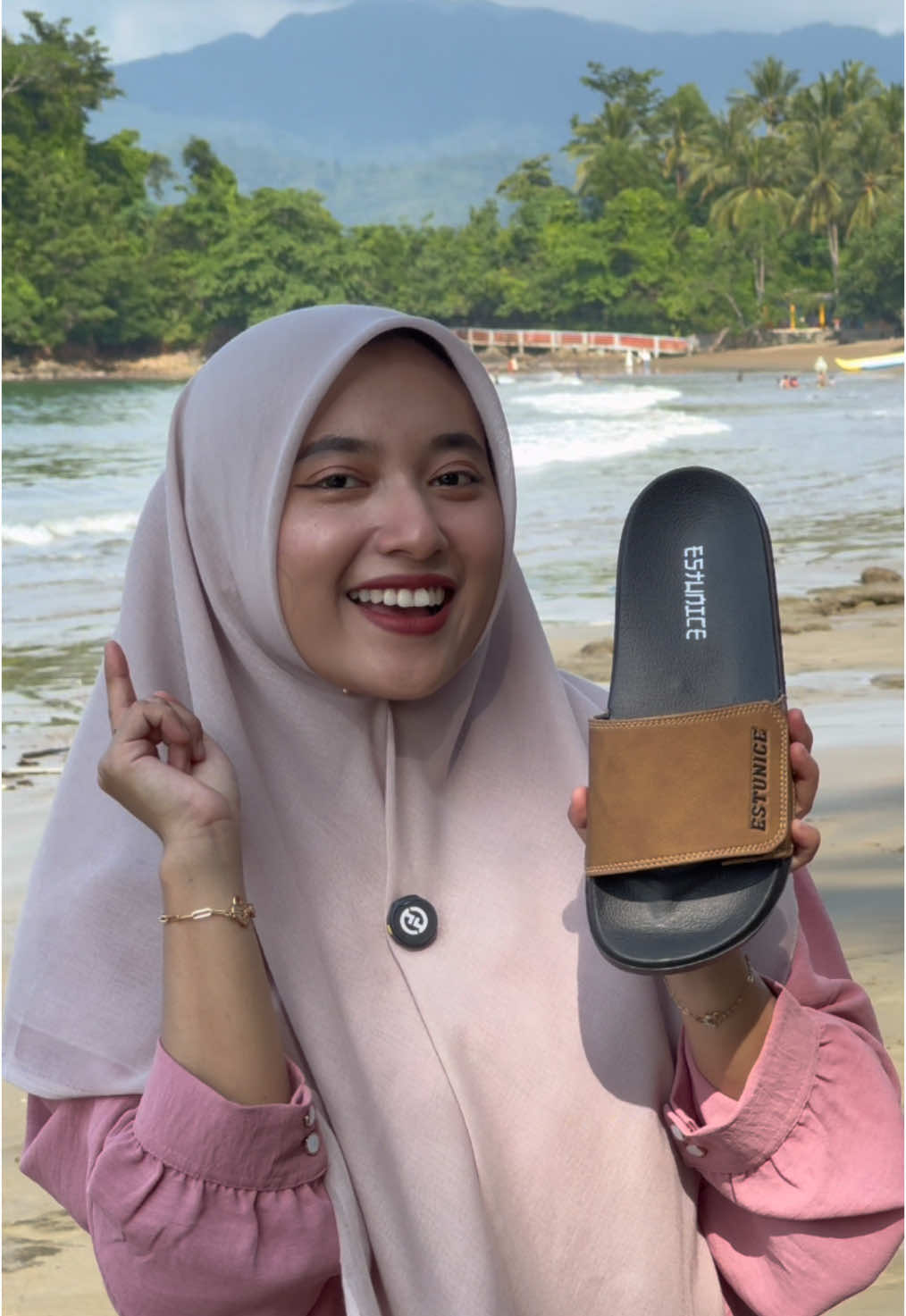 SANDAL SLIP ON PRIA KEREN😎 #wibgajian #yearendsale #cuantanpabatas #sandalsliponpria #sandalslipon #sandalpria #sandalkeren #sandalslop #sendalsloppria #sloppria #sendalslipon 