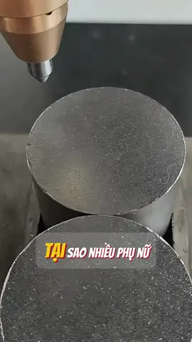 Tại sao nhiều phụ nữ mặc áo khoét sâu lại thường xuyên dùng tay che lại.??? #baihoccuocsong #trietlycuocsong #tuduynguoc #khamphacamxuc #sachhay 