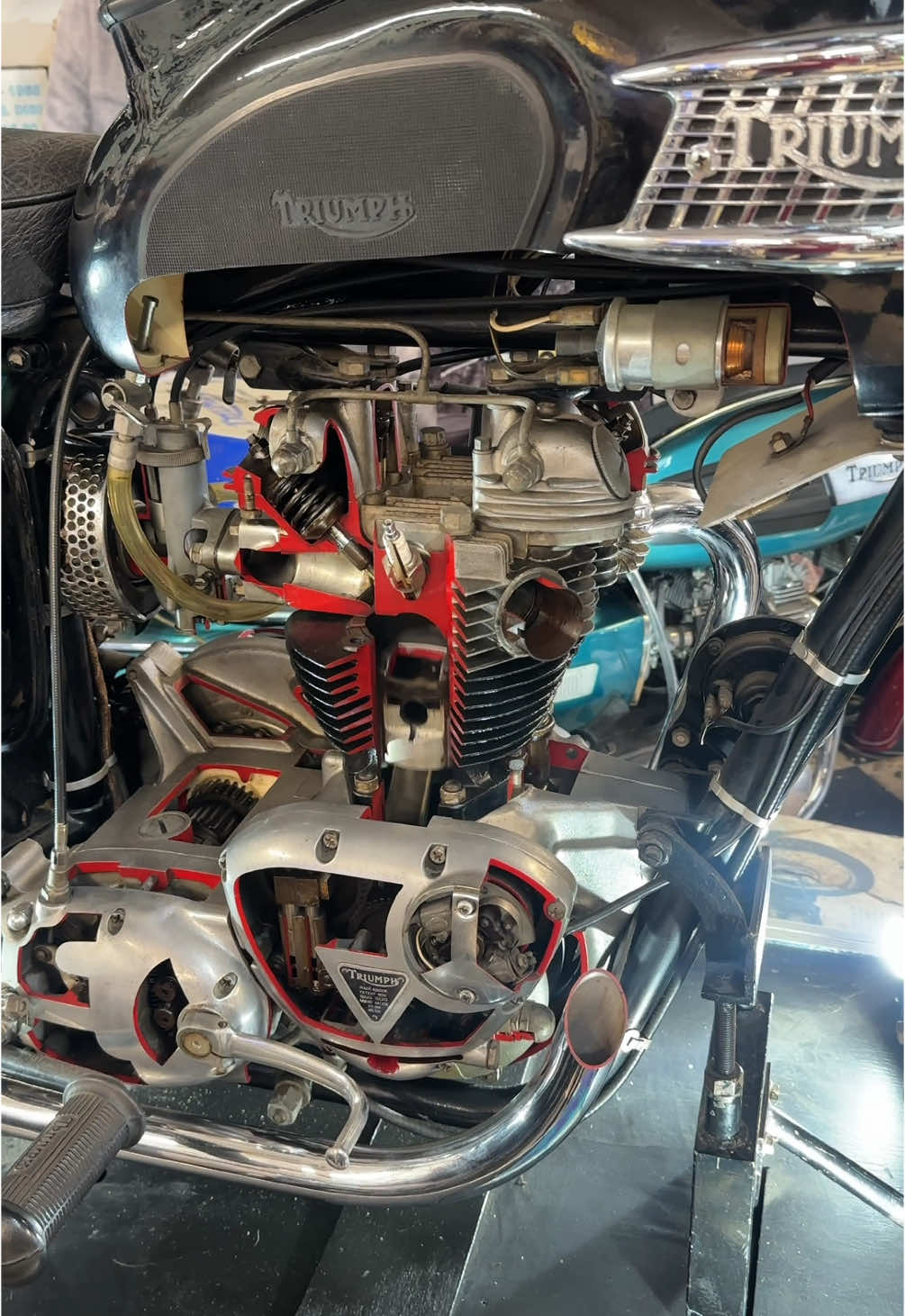 Cutaway engine on a 1964 Triumph 6T Thunderbird (649cc parallel twin cylinder engine). This cutaway engine was assembled by P.S. Gillette and served as a training tool at Hendon Police College. By revealing the inner workings of the motorcycle, it helped officers gain a deeper understanding of its mechanics, enabling them to identify and fix potential issues on the spot - so they may continue the chase. Location of the cutaway engine is Ace Classics, South East London, England, UK. Instagram: @aceclassics @acedesertparts We shot this Reel as we were walking around the shop filming a video for The Classic Motorcycle YouTube channel. Thank you to Cliff and Kev for taking the time to show us around the shop on the day. Video by Alex Rollings. YouTube and Instagram: @motofilmer If you’d like to have your bike featured on our account, collaborations or for business enquiries with The Classic Motorcycle Channel please DM us direct. All our photo and video content is original work and copyright to The Classic Motorcycle Channel. We DO NOT give you permission to copy our work for any purpose. #triumphmotorcycles #classictriumph #motorcycle #triumphthunderbird #motorcyclehistory