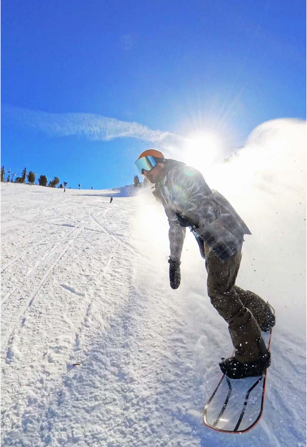 I love snowboarding in mammoth #snowboarding #mammoth #ikonpass #ikon #snowboard #skilift 