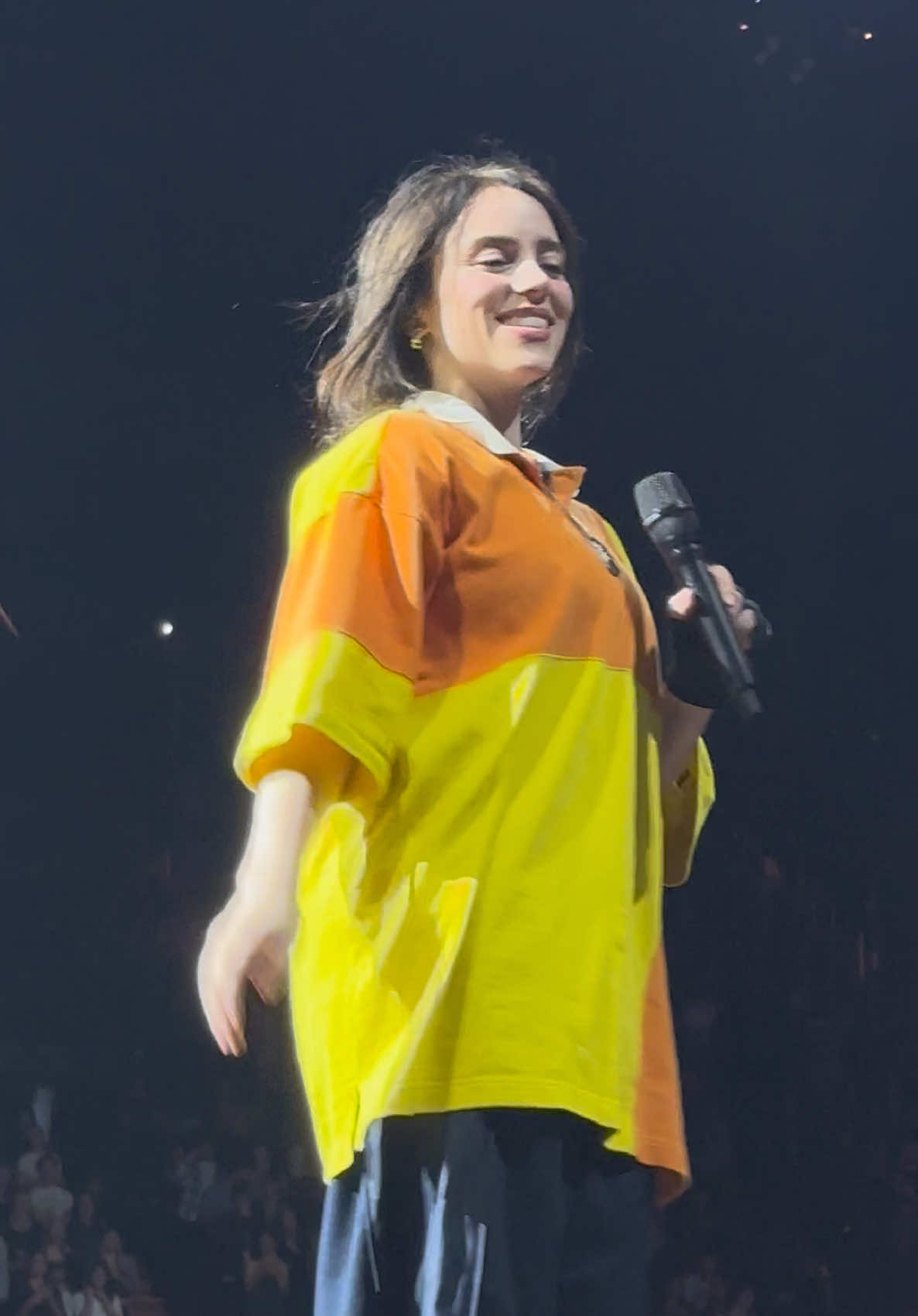 she looked me right in my eyes im not ok #hmhas #hmhasbillieeilish #hmhastour #billieeilish #la #lan4 @BILLIE EILISH 