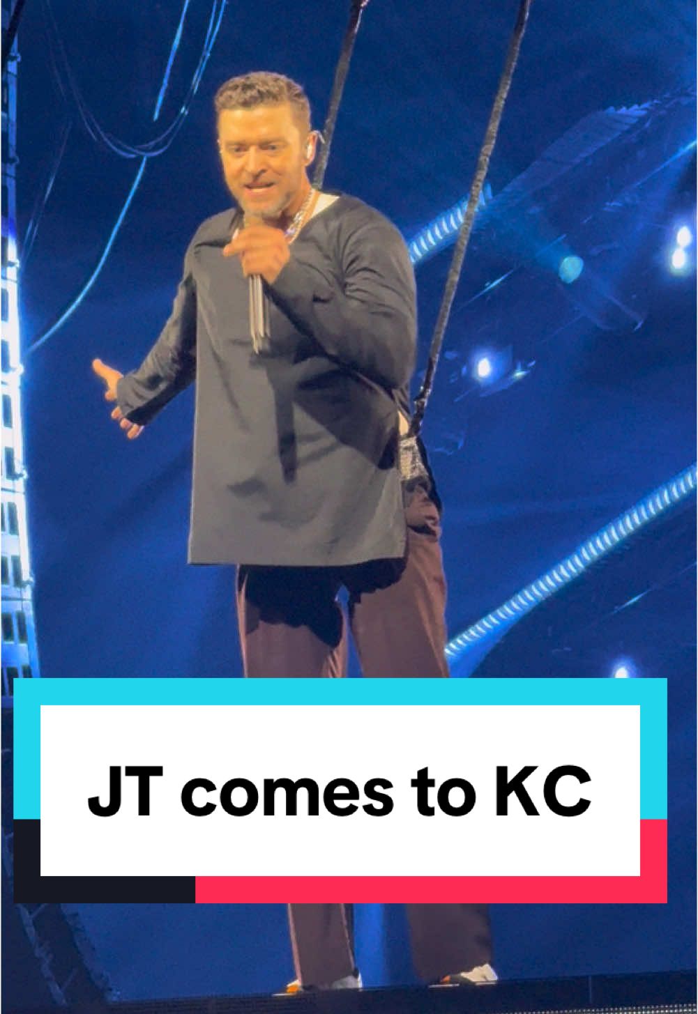 Justin Timberlake performed in Kansas City tonight with a much longer shirt. No bulge issues now! #worldtour #justintimberlake #kansascity 