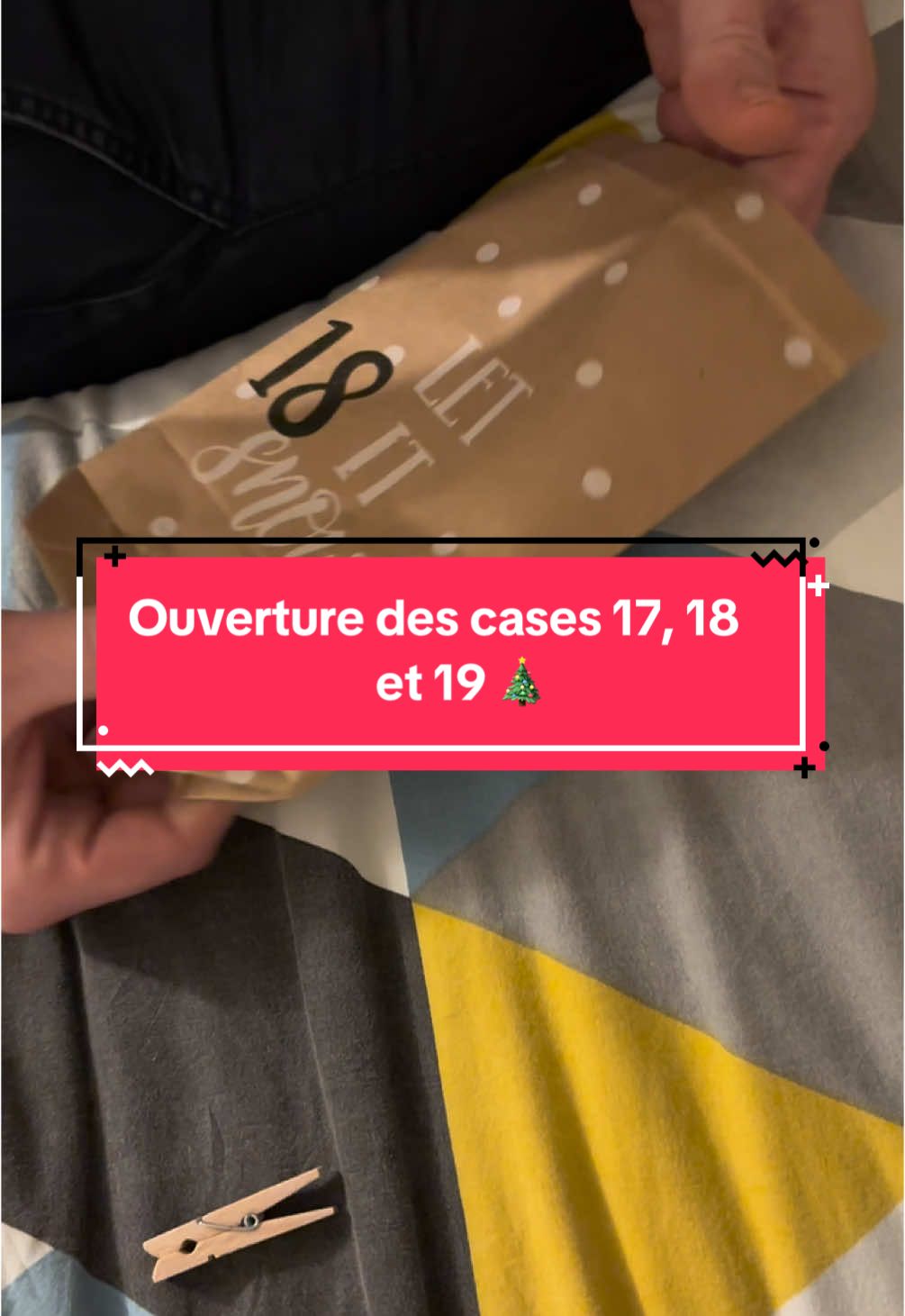 Ouverture des cases 17, 18 et 19, avec un chat quelque peu encombrant😂🎄 #cat #noel #christmas #navidad #gift #adventcalendar #boyfriend #2024 #couple #fyp #Love #boyfriendadventcalendar #giftideas #tommyhilfiger #chaussette #ritual #paris #louvremuseum #activity #musee #calendrier #dermophil #neutrogena 