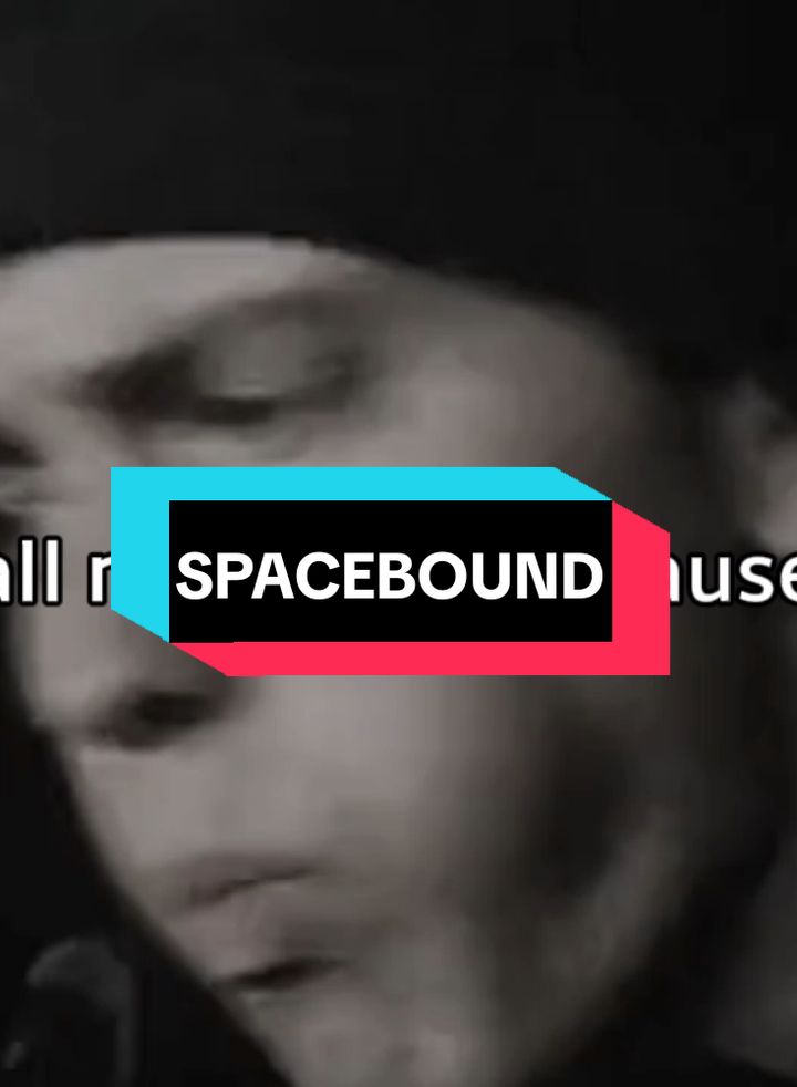 i'mma spacebound rocketship dan your heart the moon🚀#eminem #foryou #foryoupage #slimshady #marshallmathers #explorepage #viralvideo 