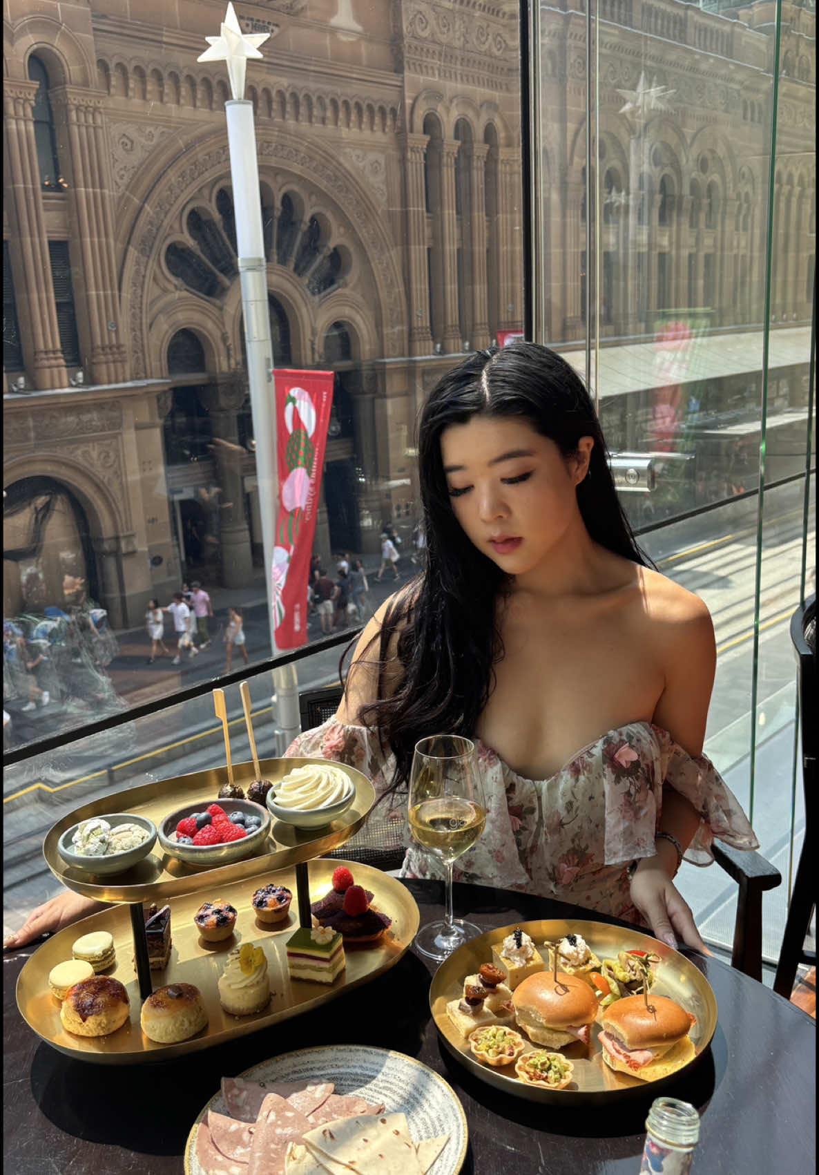 Afternoon Tea with one of australia’s most iconic view  📍 Glass Brasserie in the Hilton Sydney  #hiltonsydney #glassbrasserie #sydney #sydneyfood #hightea #sydneyeats #thingstodoinsydney 