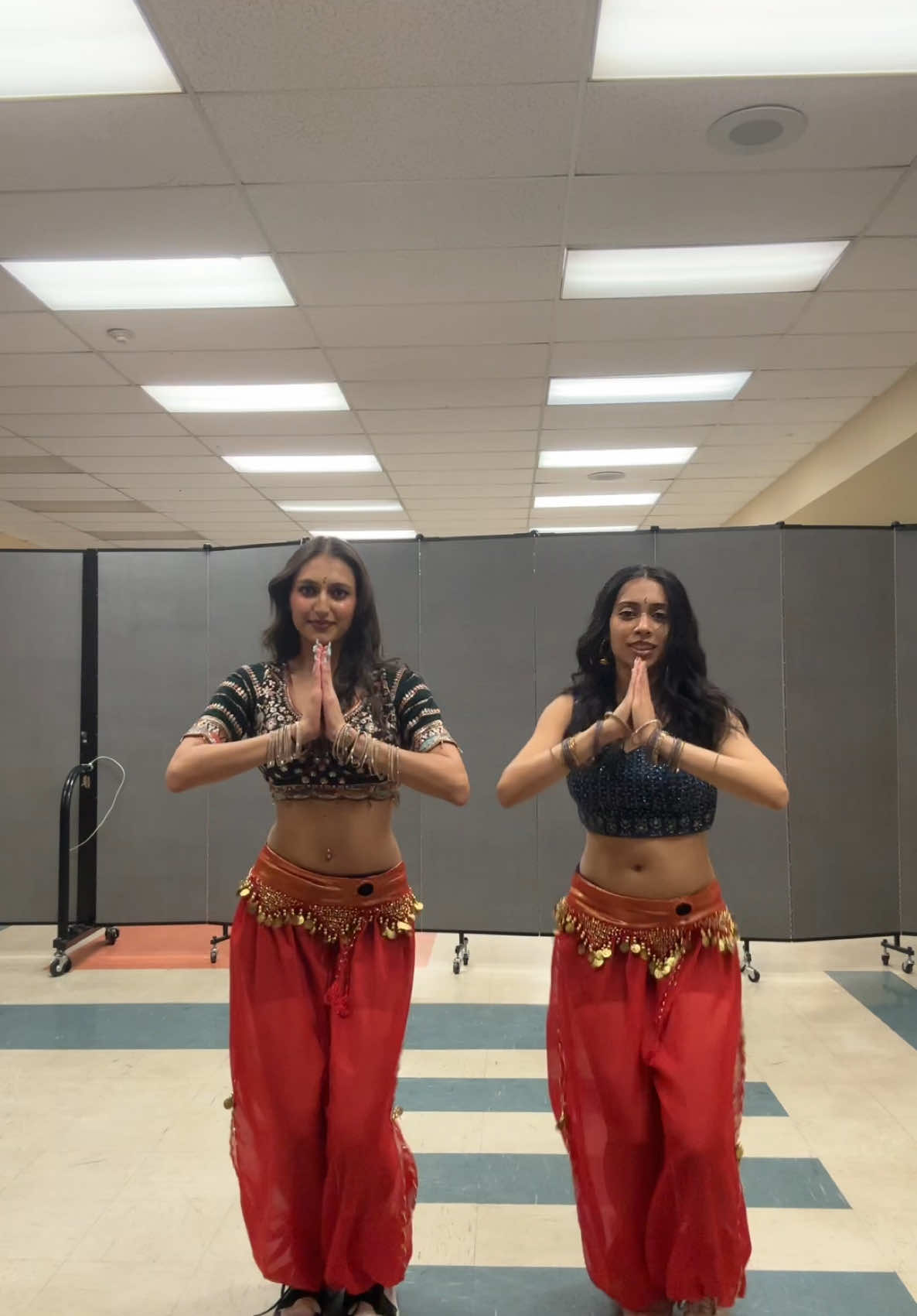 Post performance vibes!!! #fyp #trendingsong #indiatiktok #indiantiktok #payal #yoyohoneysingh #trendingvideo #bollywoodsong #bollywooddance #bellydance #performer #dancersoftiktok #indian #india @Riya 