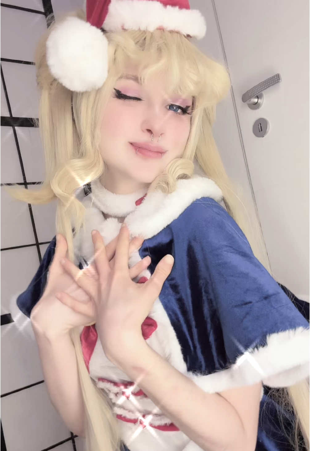 . #sailormoon #sailormooncosplay #usagi #usagitsukinocosplay #sailormoonusagi #sailormoonusagicosplay #sailormoonusagitsukino #sailormoonusagitsukinocosplay #christmascosplay 