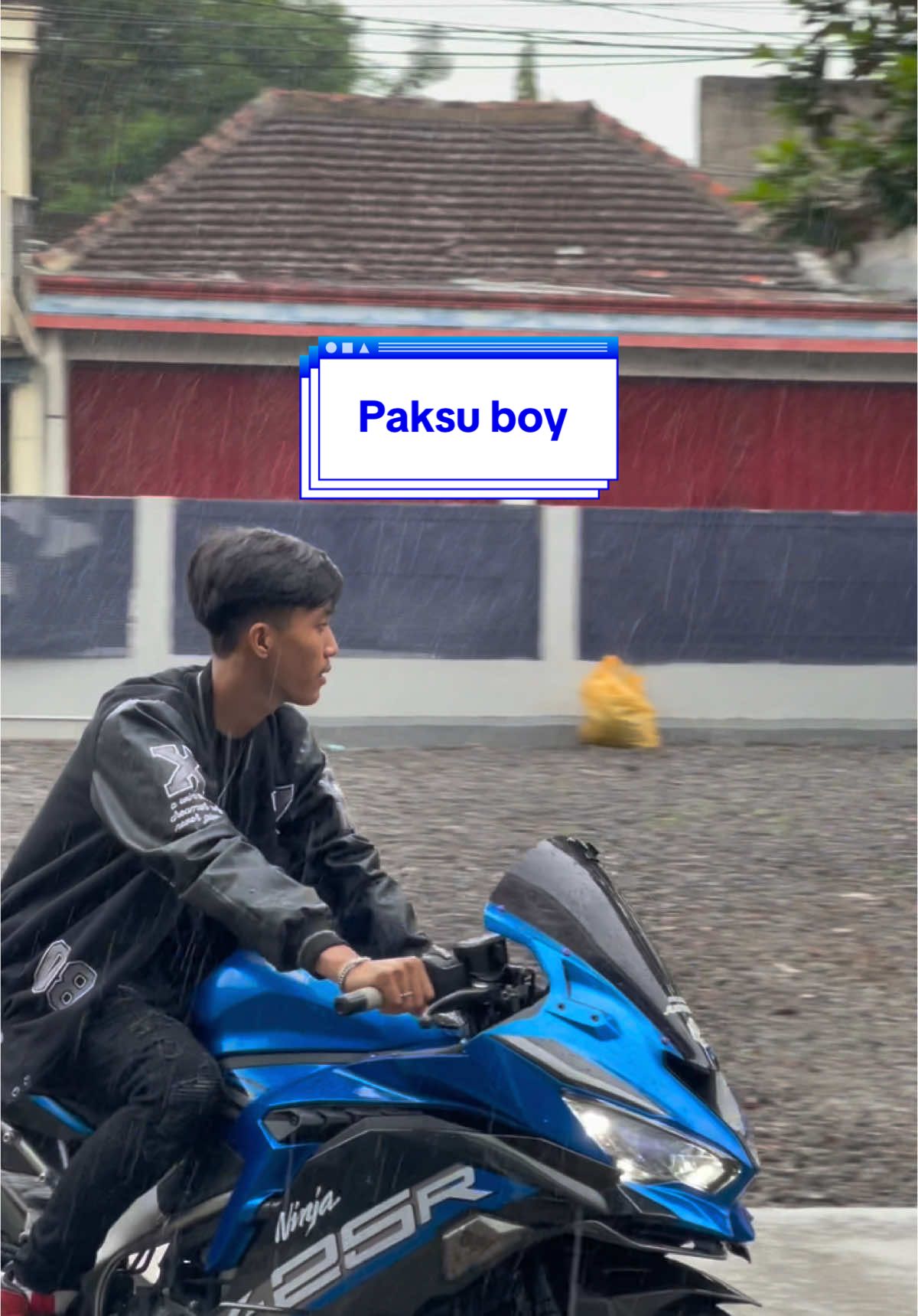 si ipin motornya baru jadi pengen😌😅 @Masshuda22 