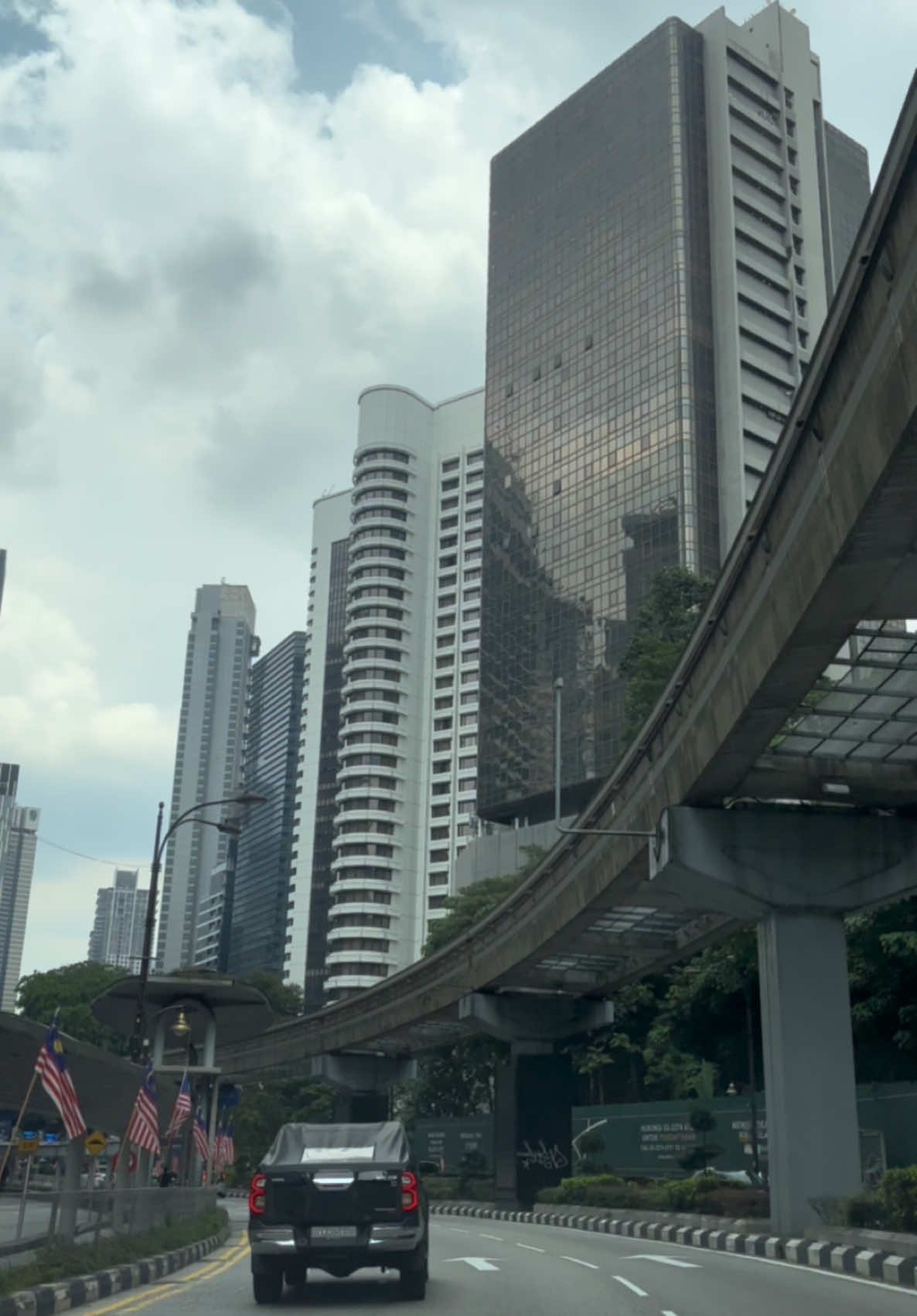 Driving in Kuala Lumpur 🇲🇾  #kualalumpur #malaysia #travel #traveltiktok #holiday #city #fyp 